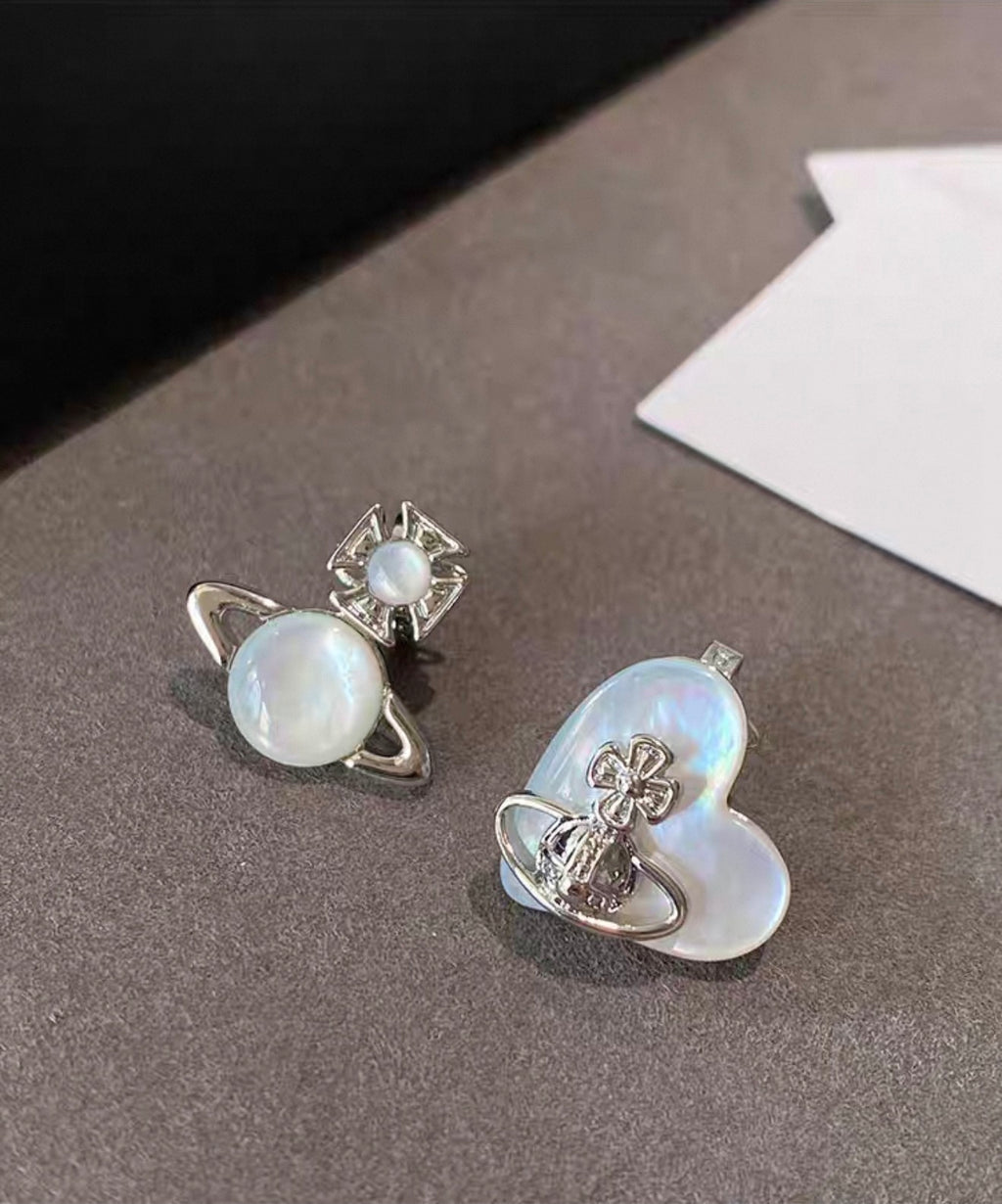 VW Heart & Orb Duo Earrings - White