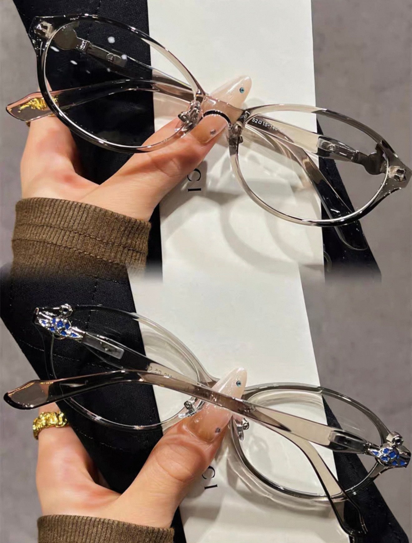 VW Vera Glasses - Grey