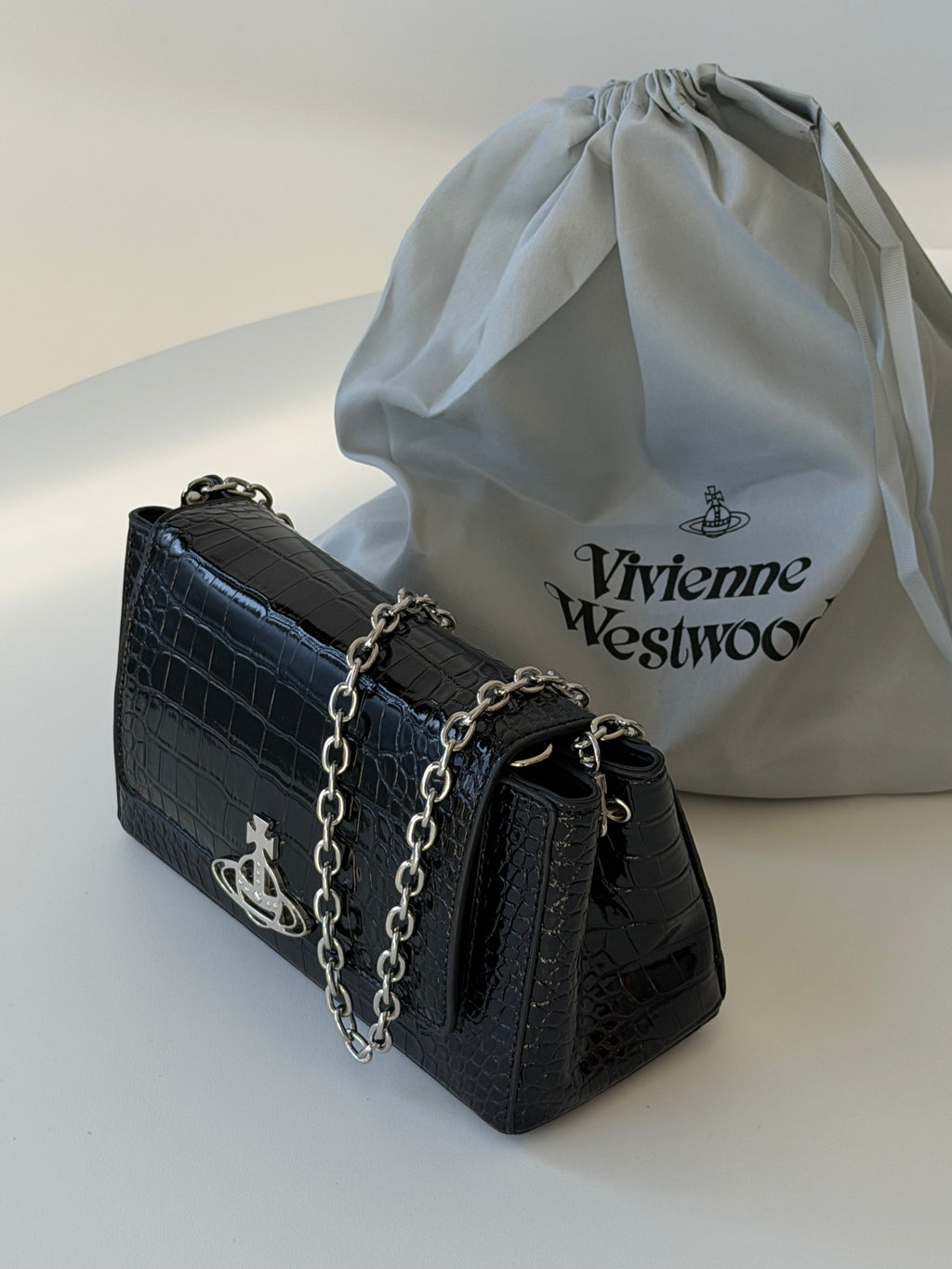 VW Hazel Medium Handbag - Black