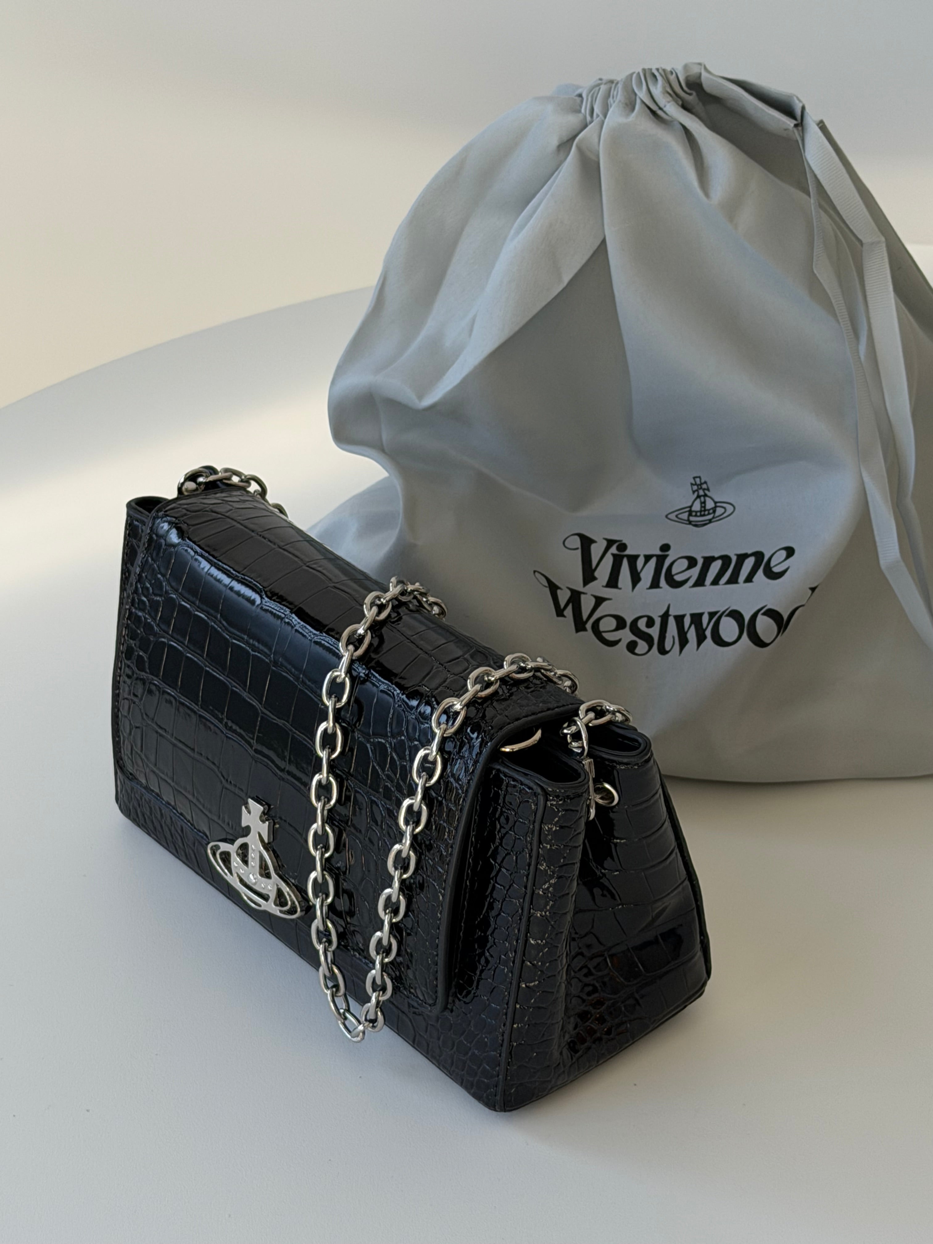 VW Hazel Medium Handbag - Black