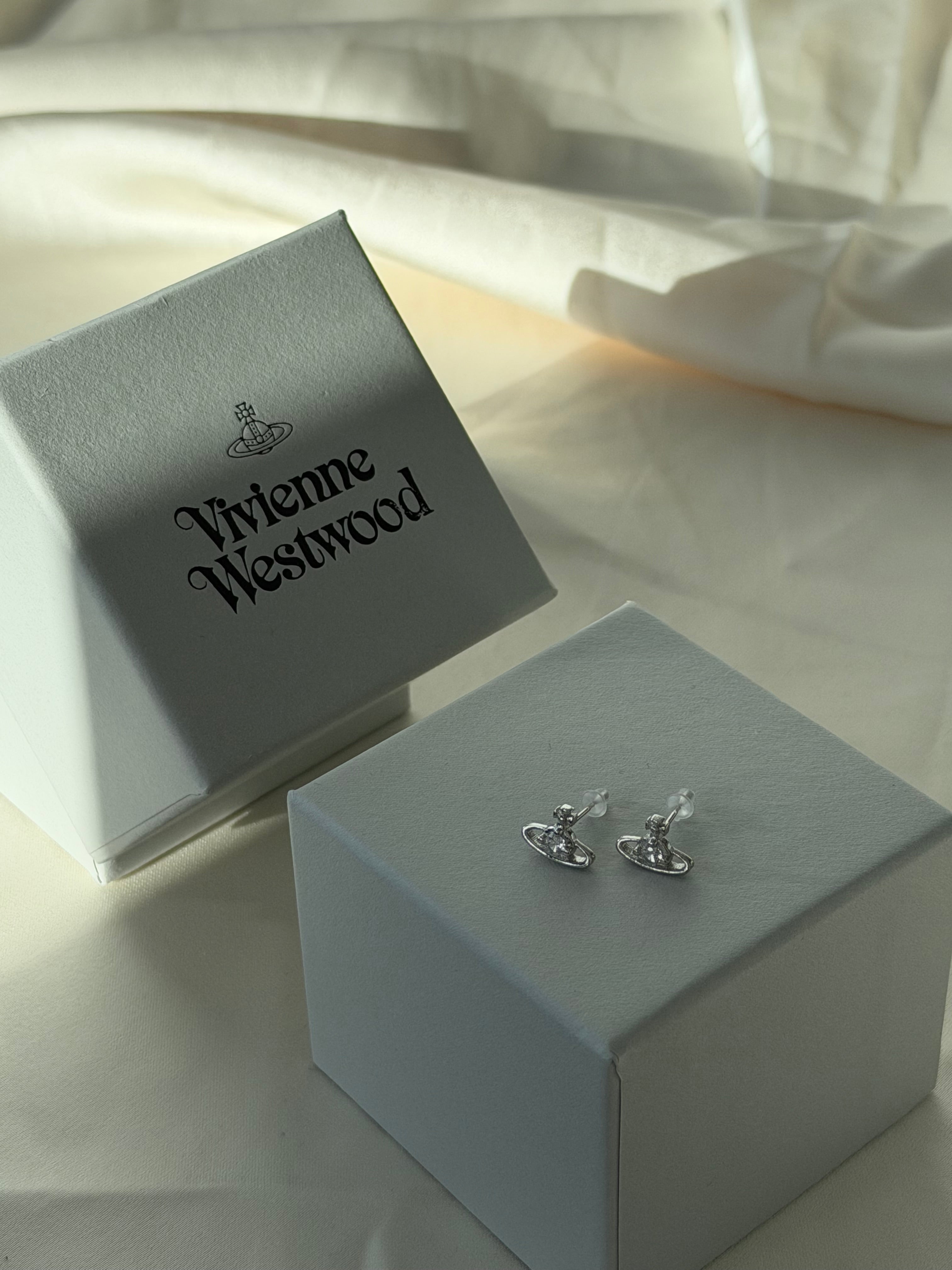 VW Nano Solitaire Earrings