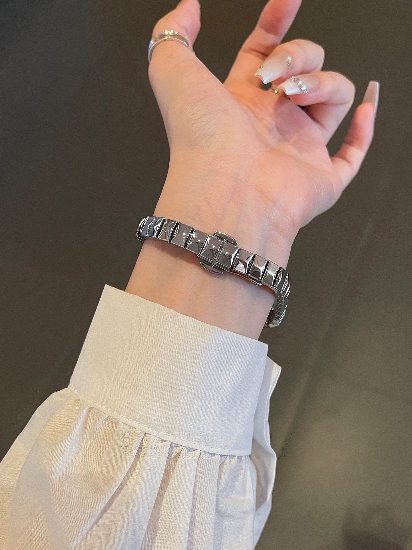 VW Armour Watch - White/Silver Link