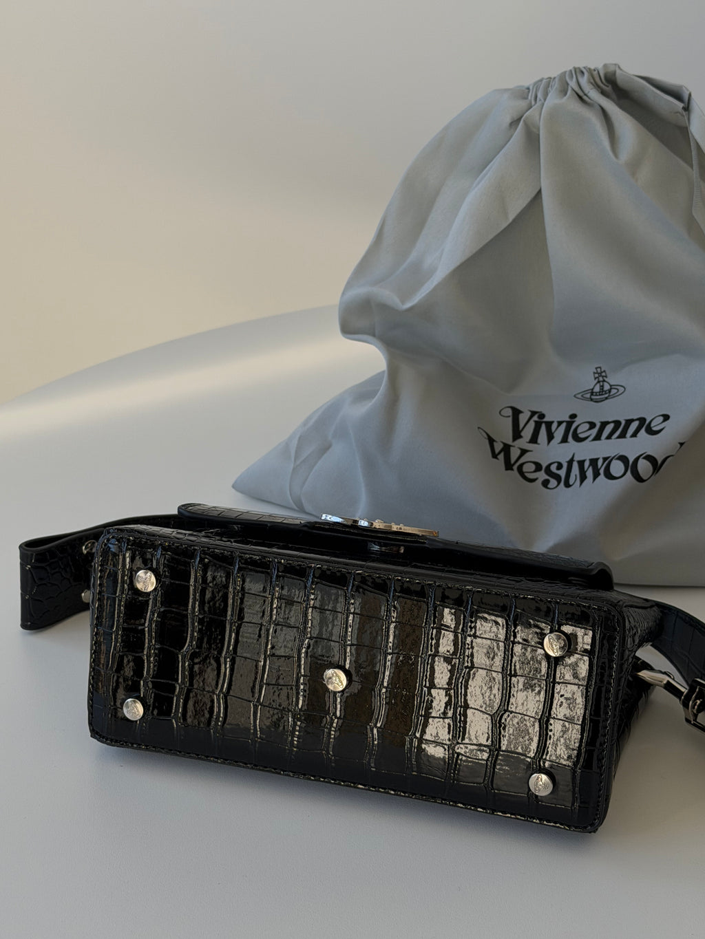 VW Hazel Medium Handbag - Black