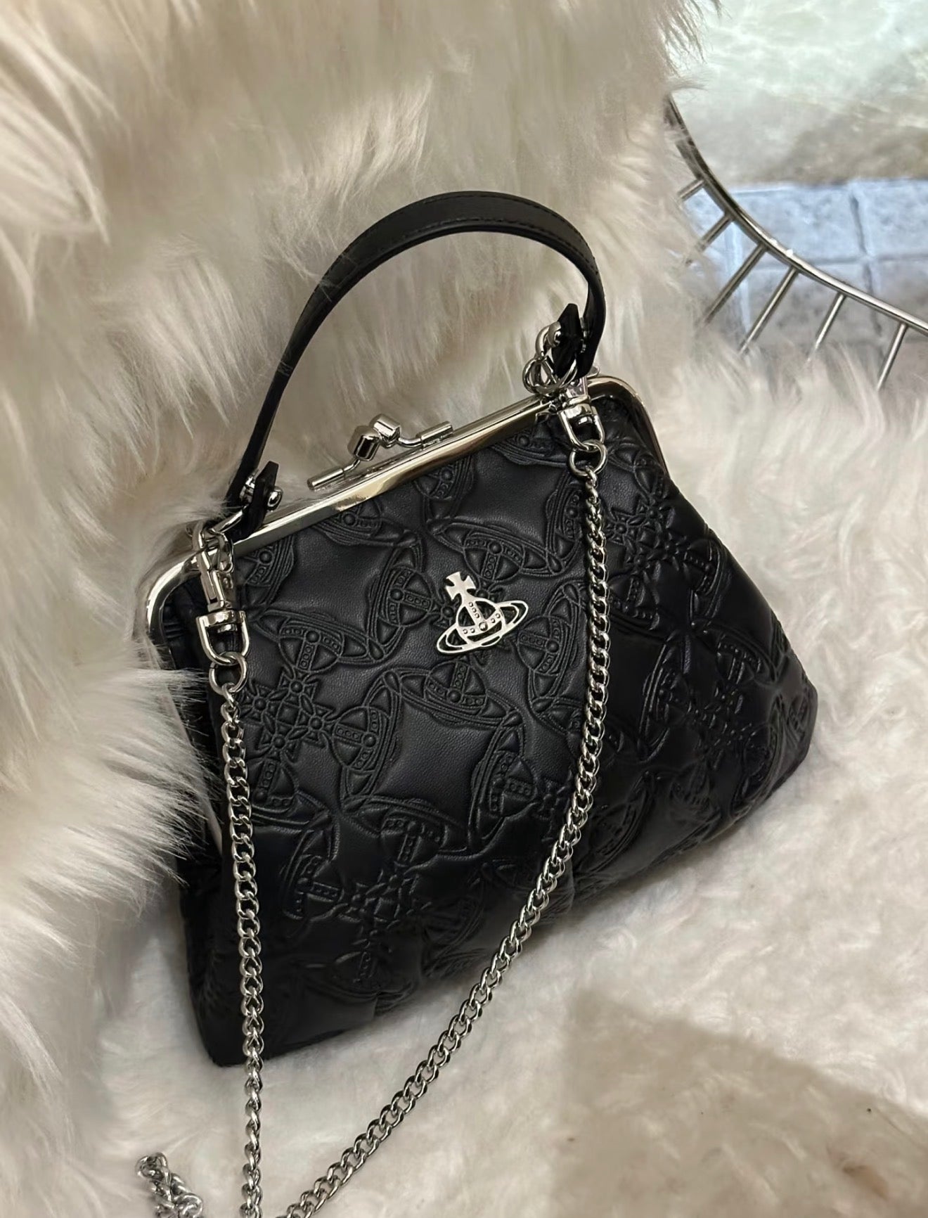 VW Granny Frame Purse - Black Print