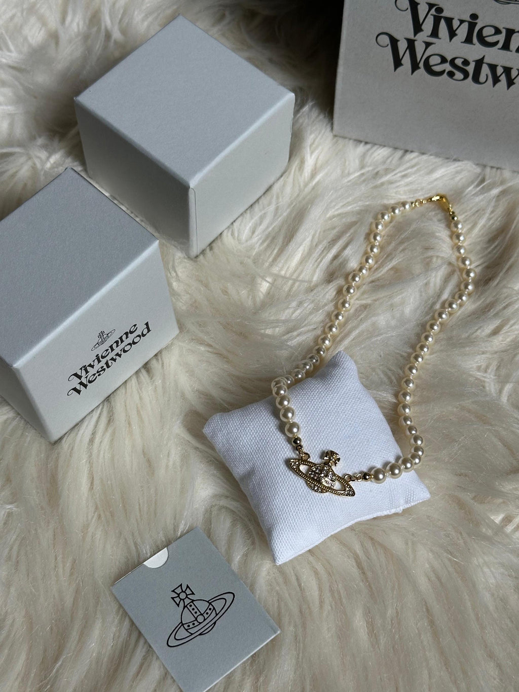 Vivienne Westwood Mini Bas Relief Pearl Choker – Gold Orb Pendant