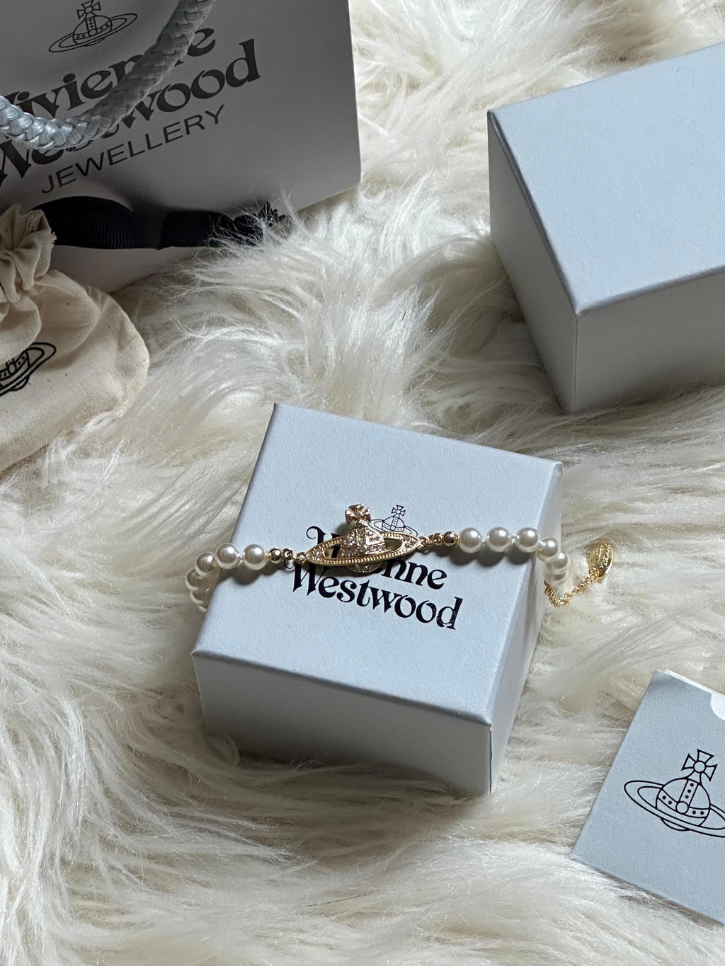 Vivienne Westwood Women's Mini Bas Relief Pearl Bracelet