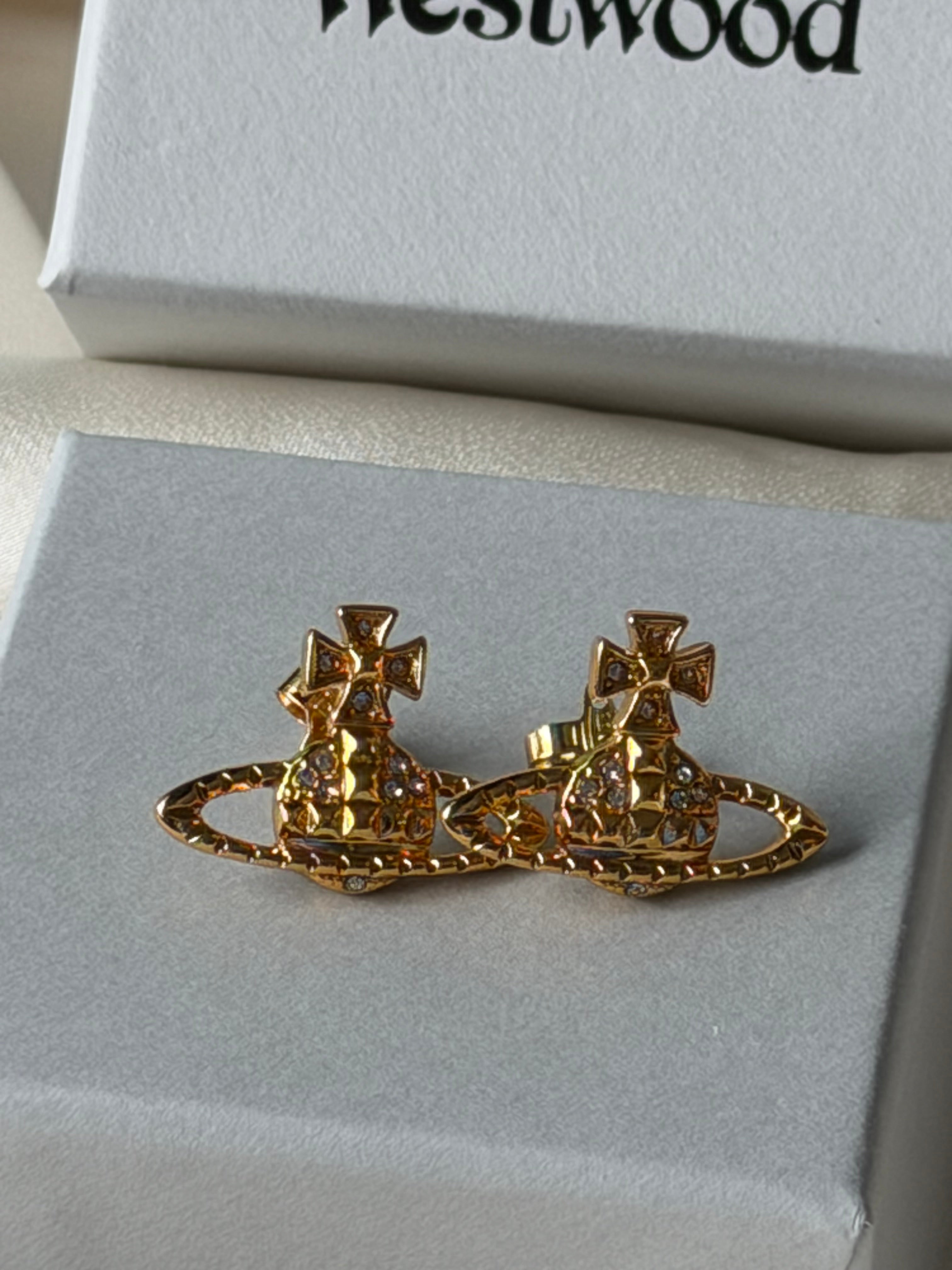 VW Mayfair Bas Relief Earrings - Gold