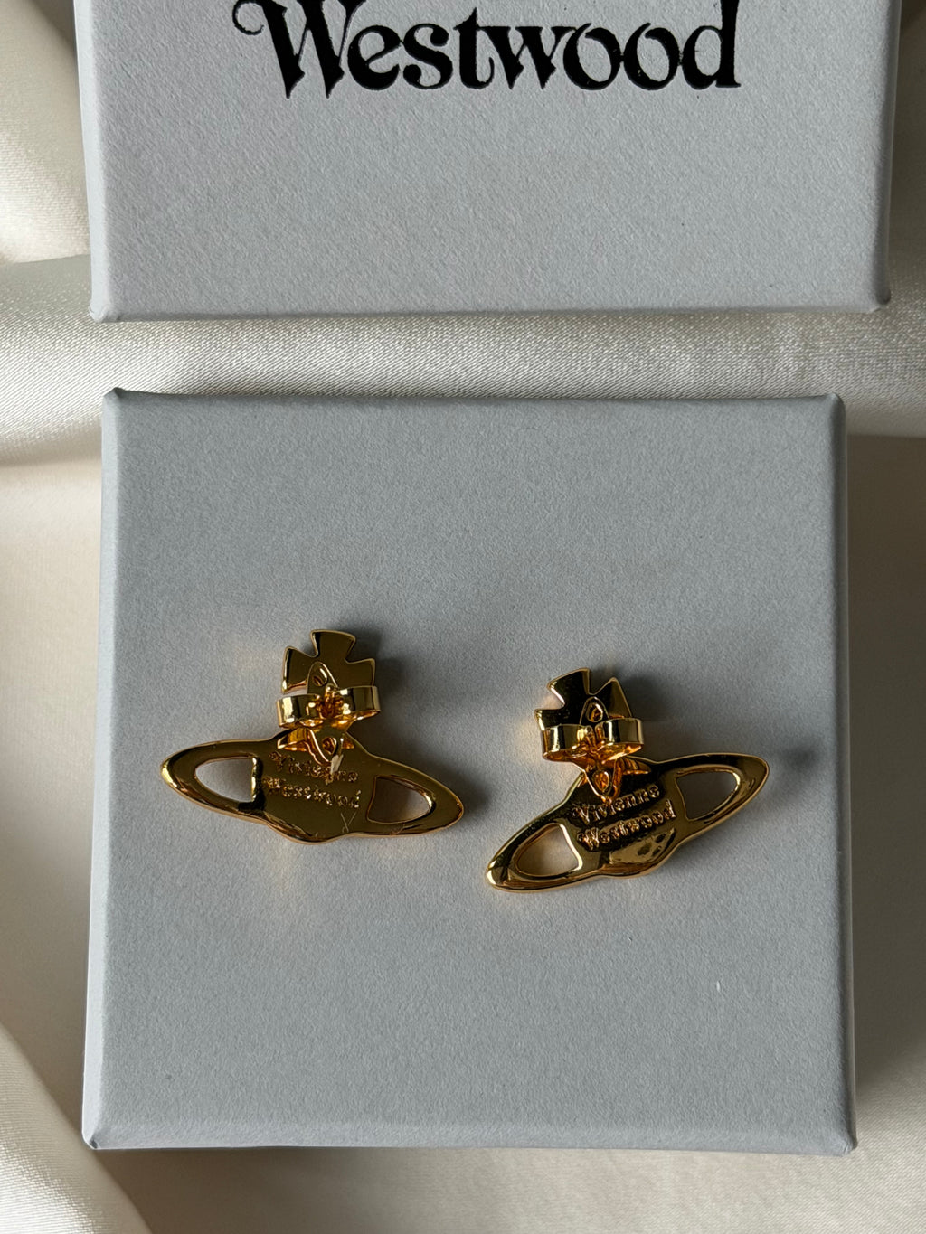 VW Mayfair Bas Relief Earrings - Gold