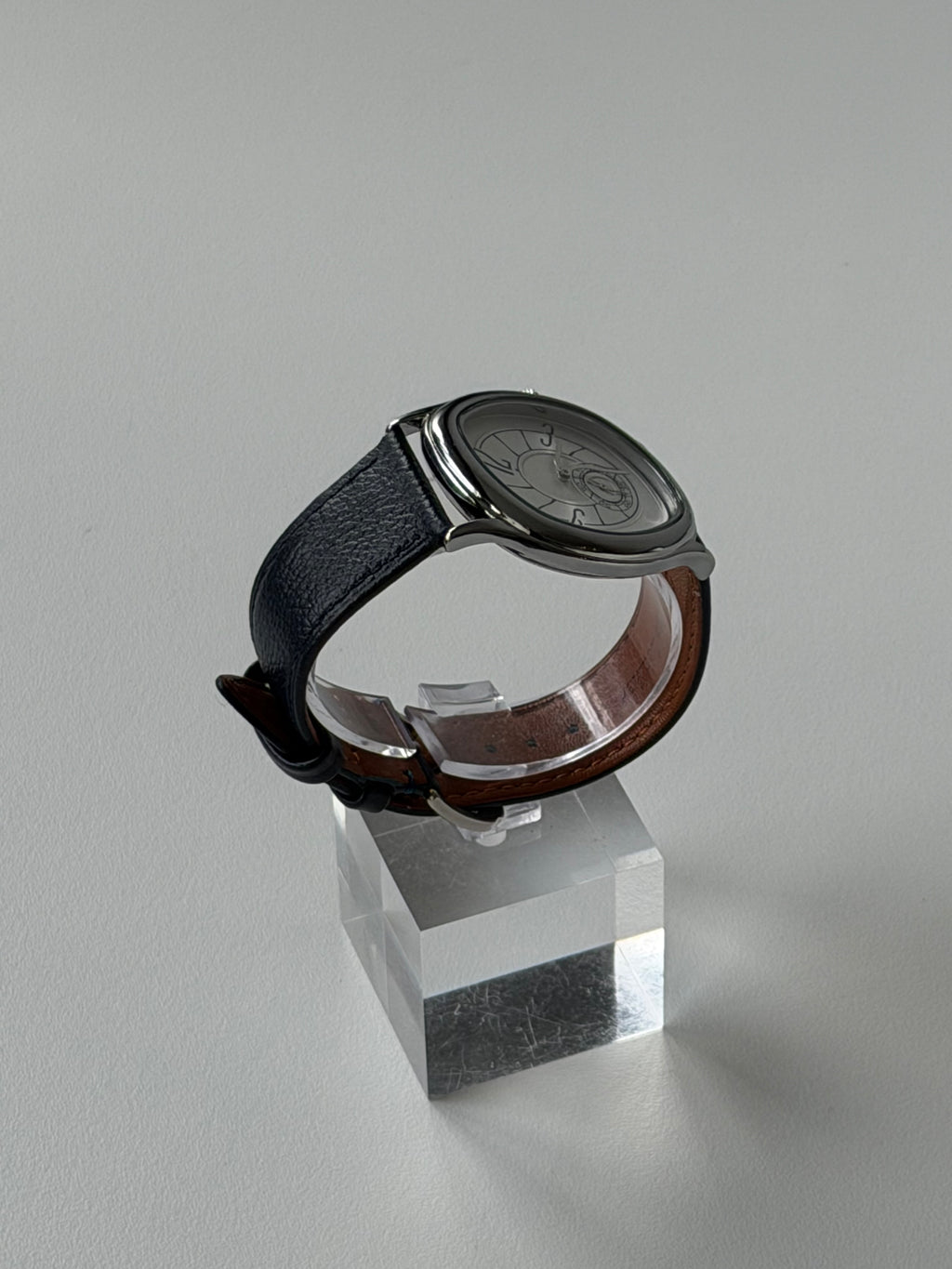 Vintage-Inspired Sculptural Watch