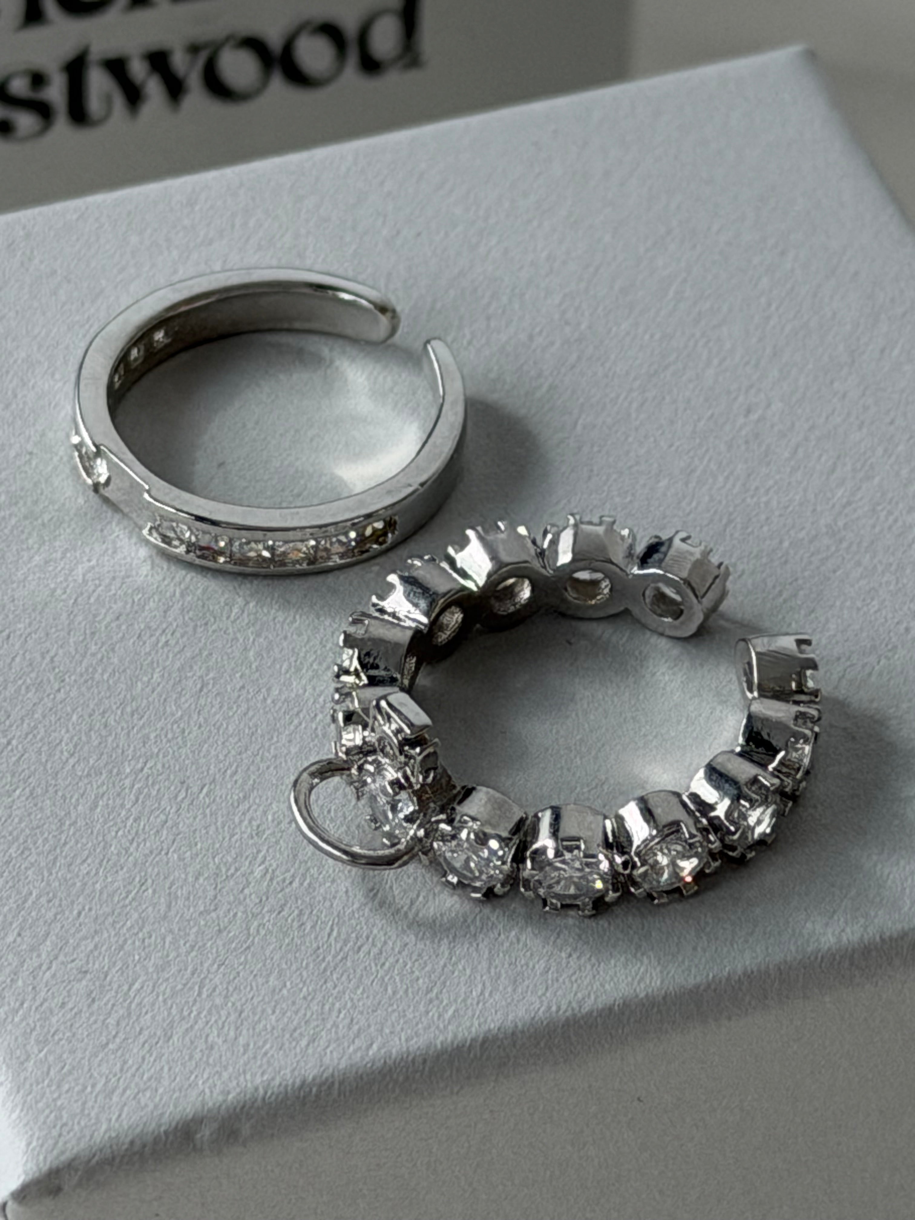 VW Crystal Orb Double Ring - Silver
