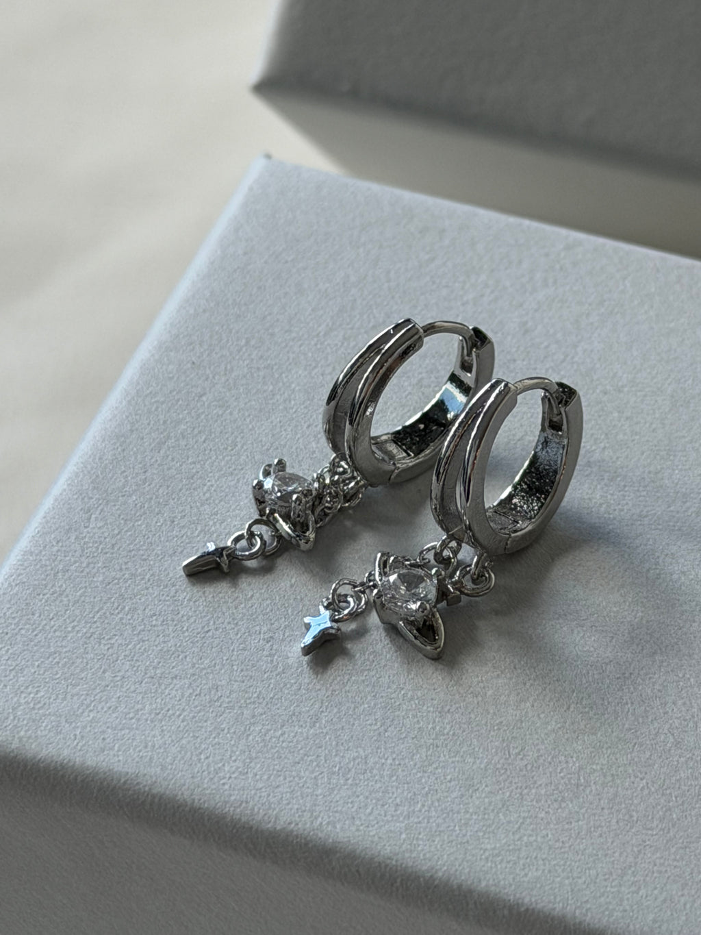 VW Issa Earrings