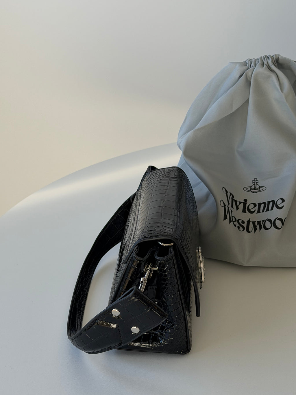 VW Hazel Medium Handbag - Black