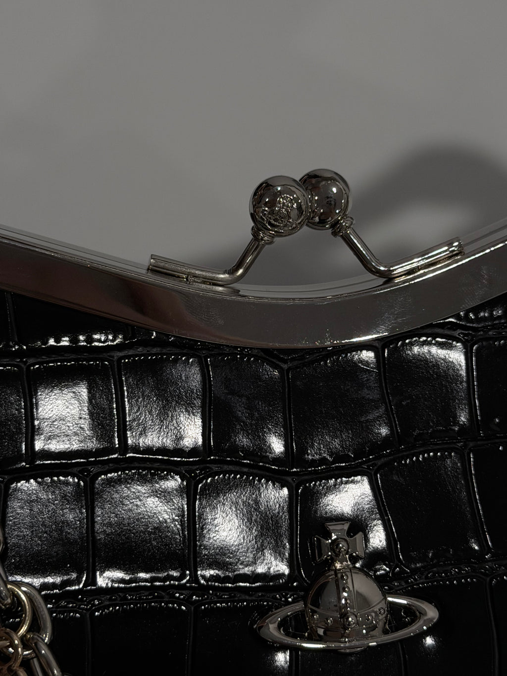 VW Charm Frame Purse - Glossy Black