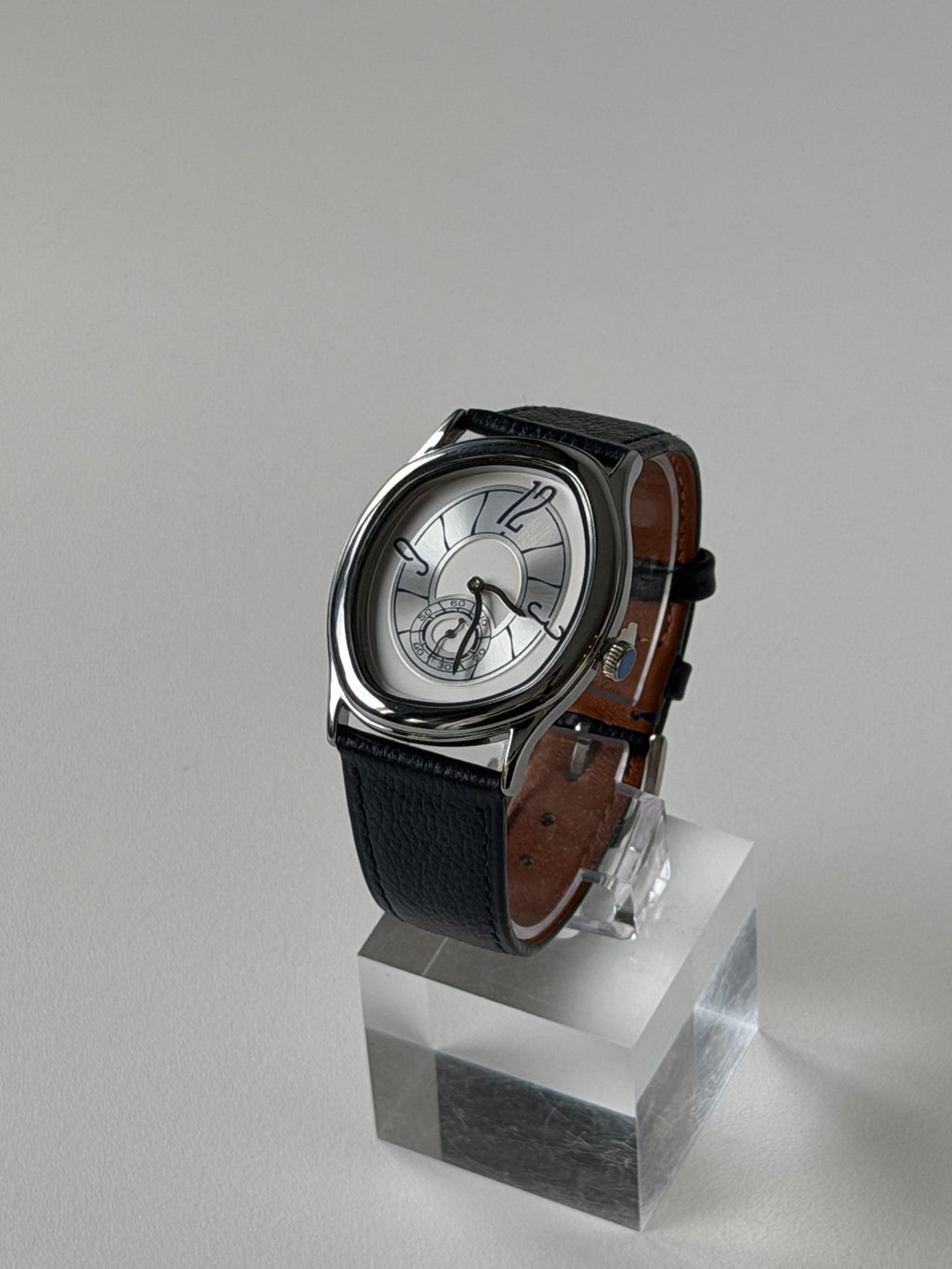 Vintage-Inspired Sculptural Watch