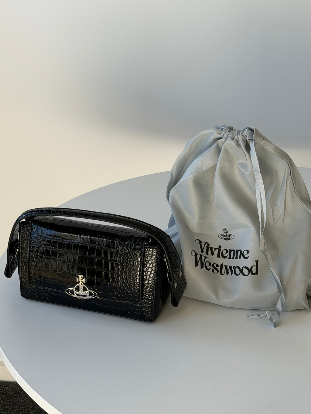 VW Hazel Medium Handbag - Black