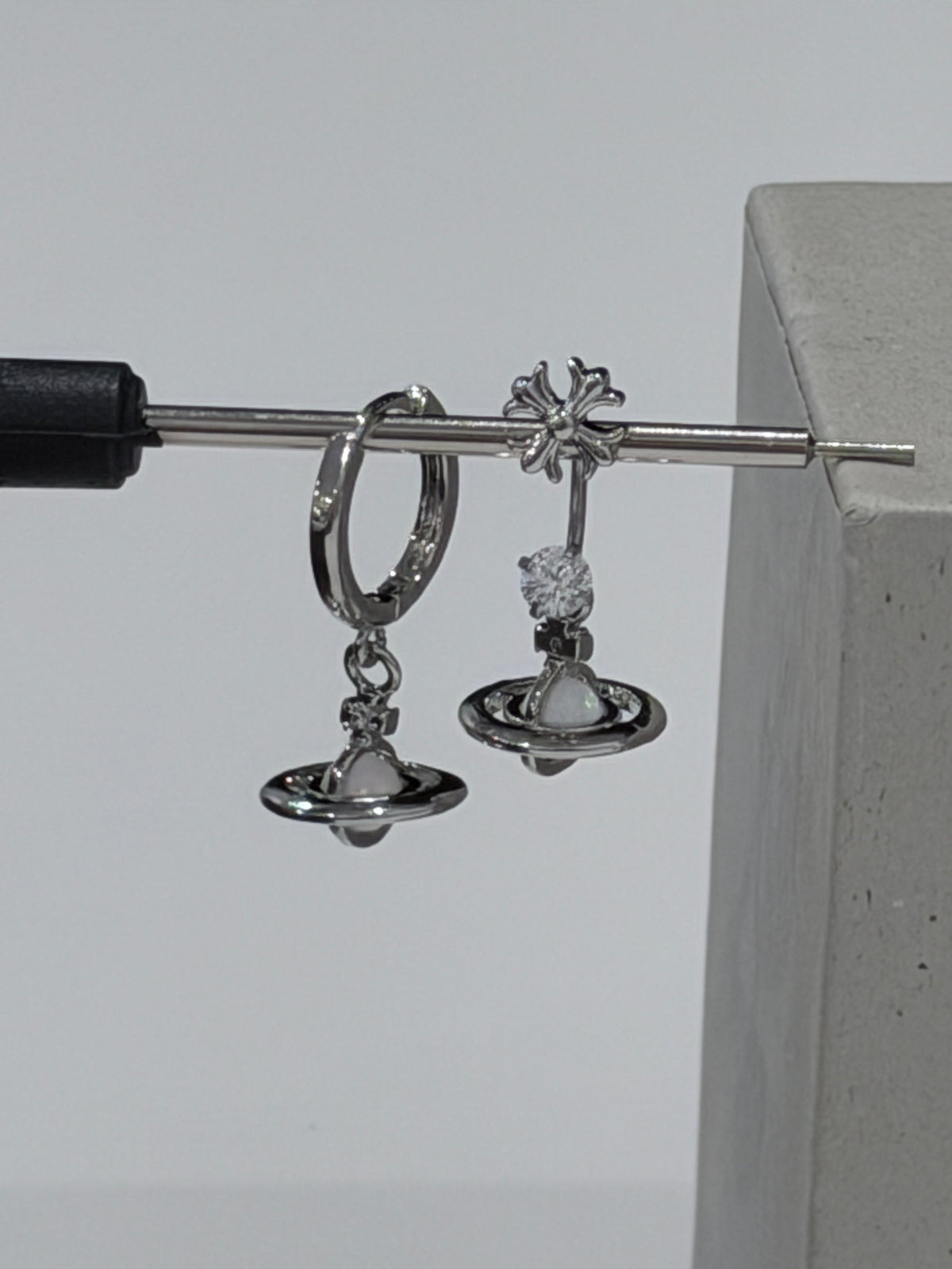 Boucles d'oreilles pendantes VW Orb - Blanc