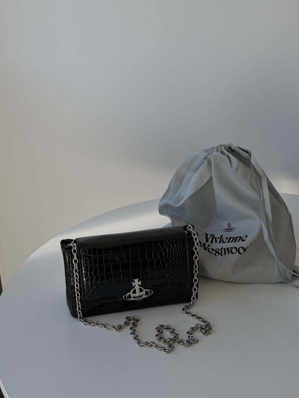 VW Hazel Medium Handbag - Black