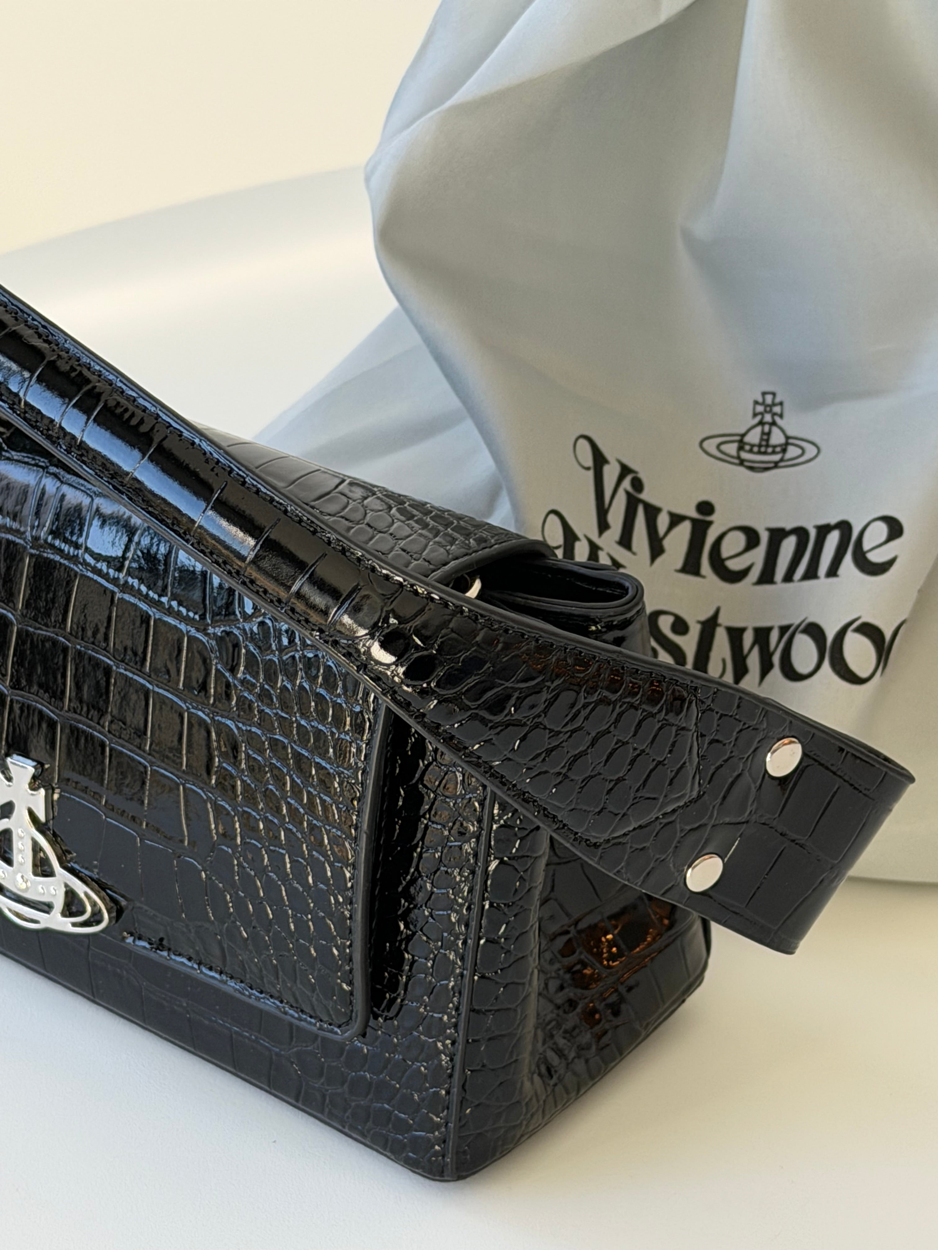 VW Hazel Medium Handbag - Black