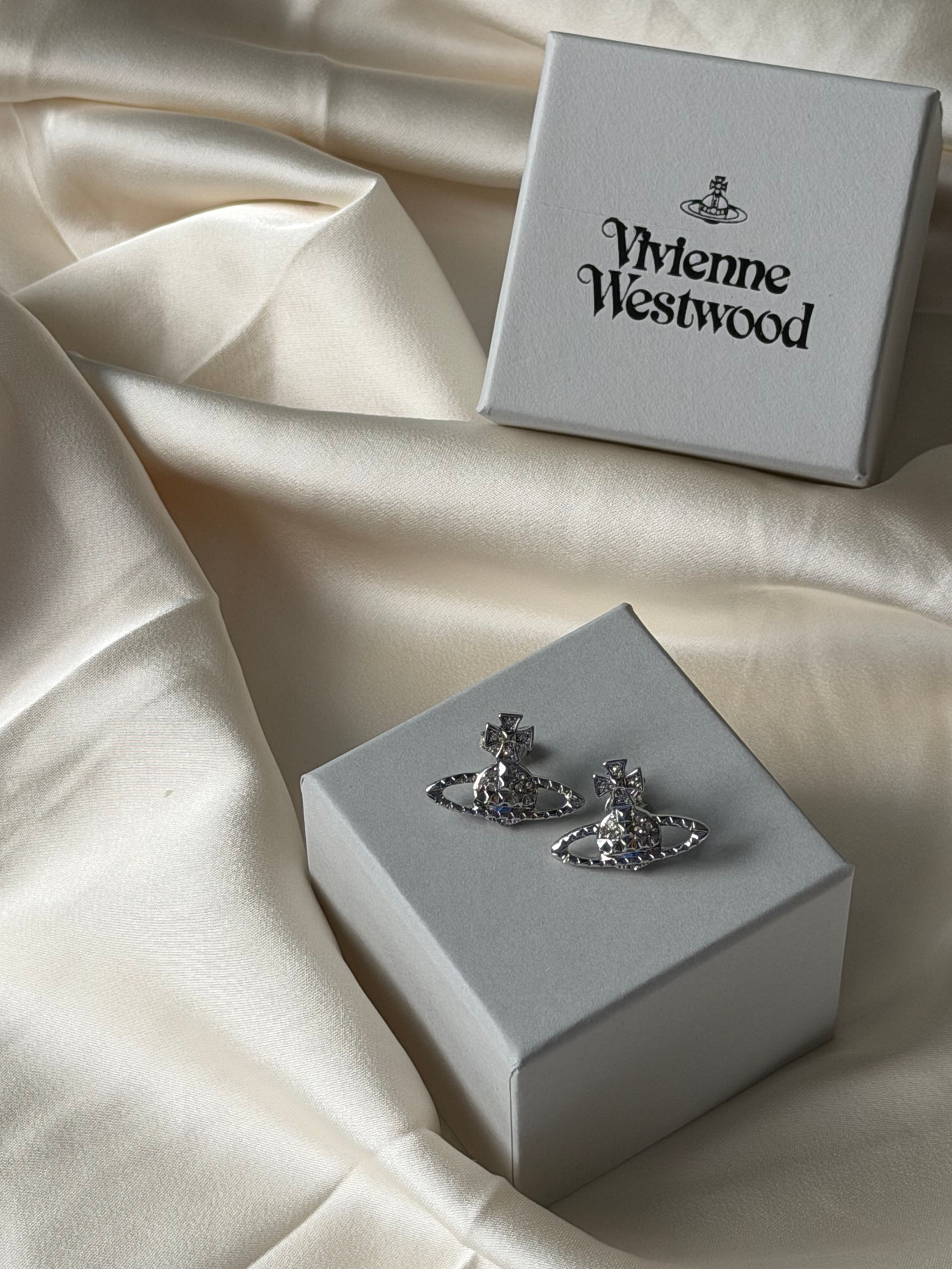 VW Mayfair Bas Relief Earrings - Silver