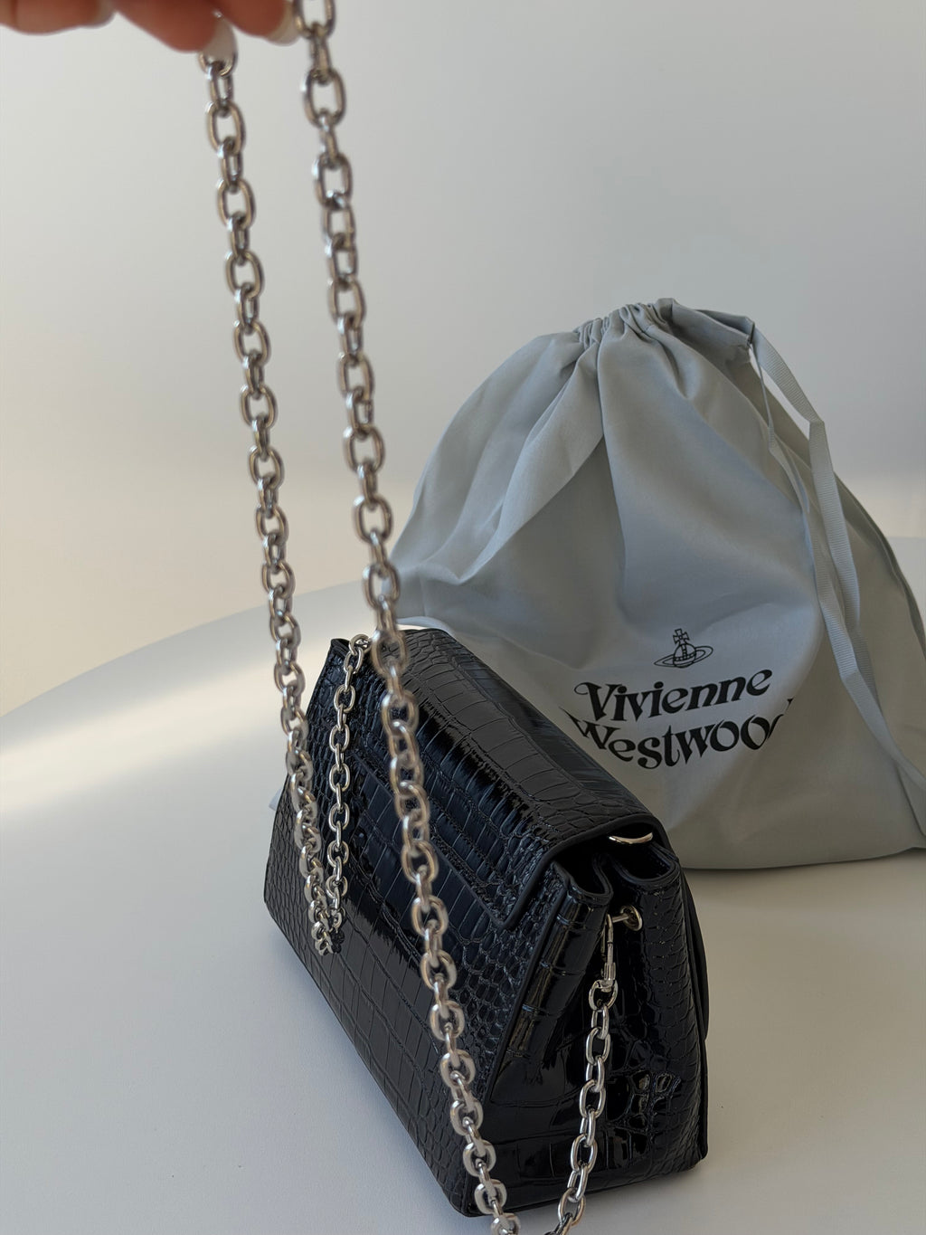 VW Hazel Medium Handbag - Black