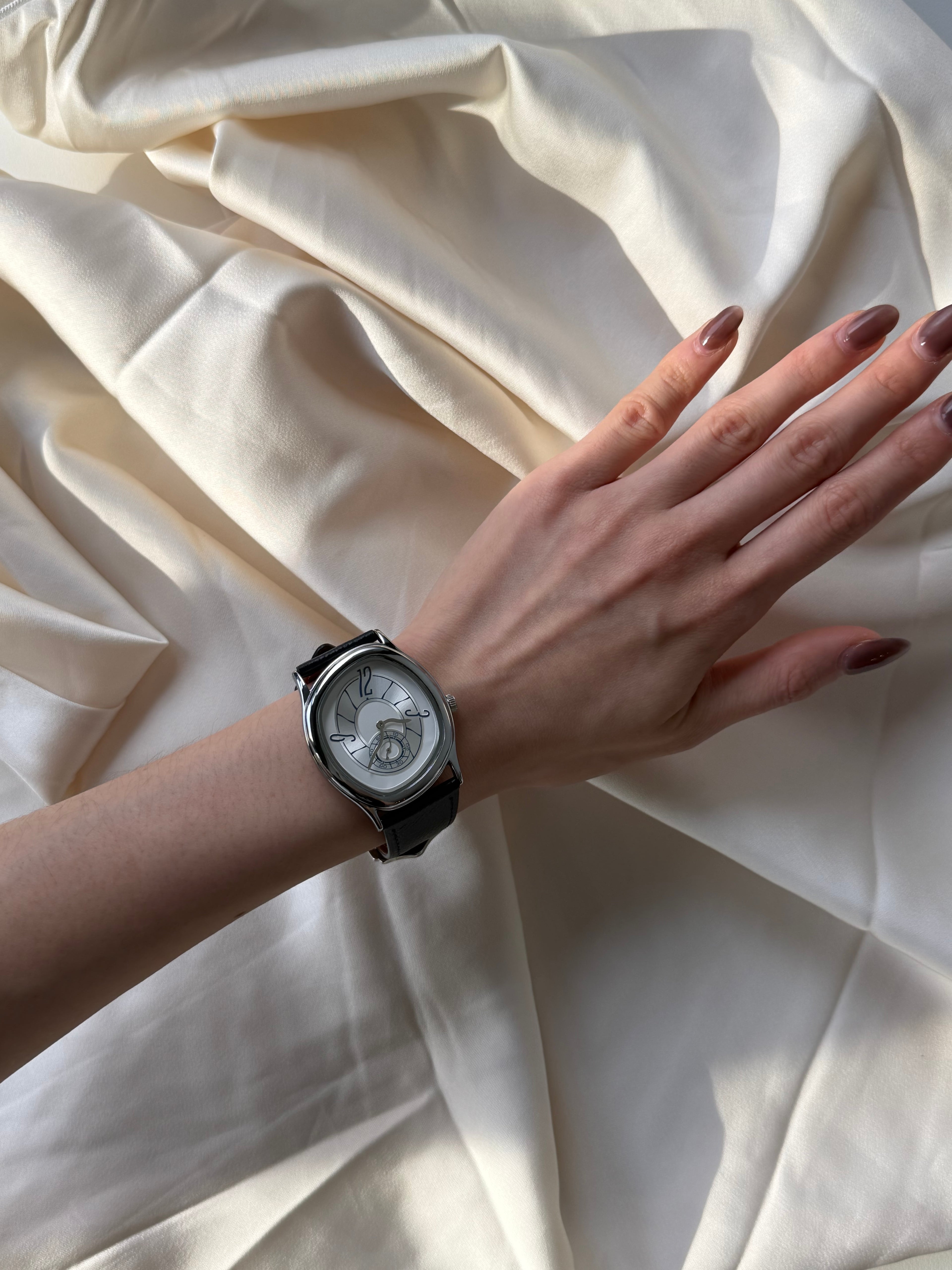 Vintage-Inspired Sculptural Watch
