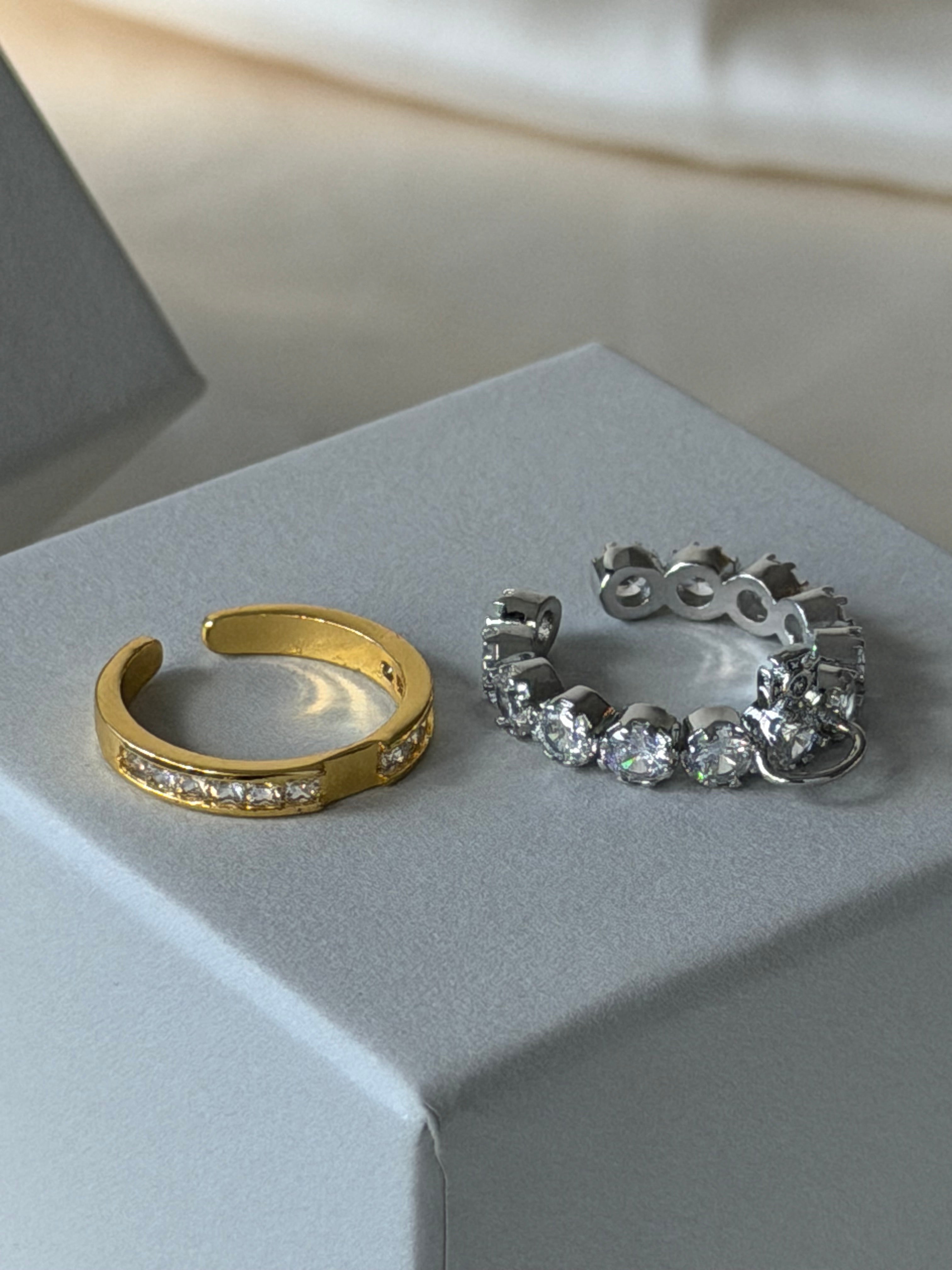 VW Crystal Orb Double Ring - Gold