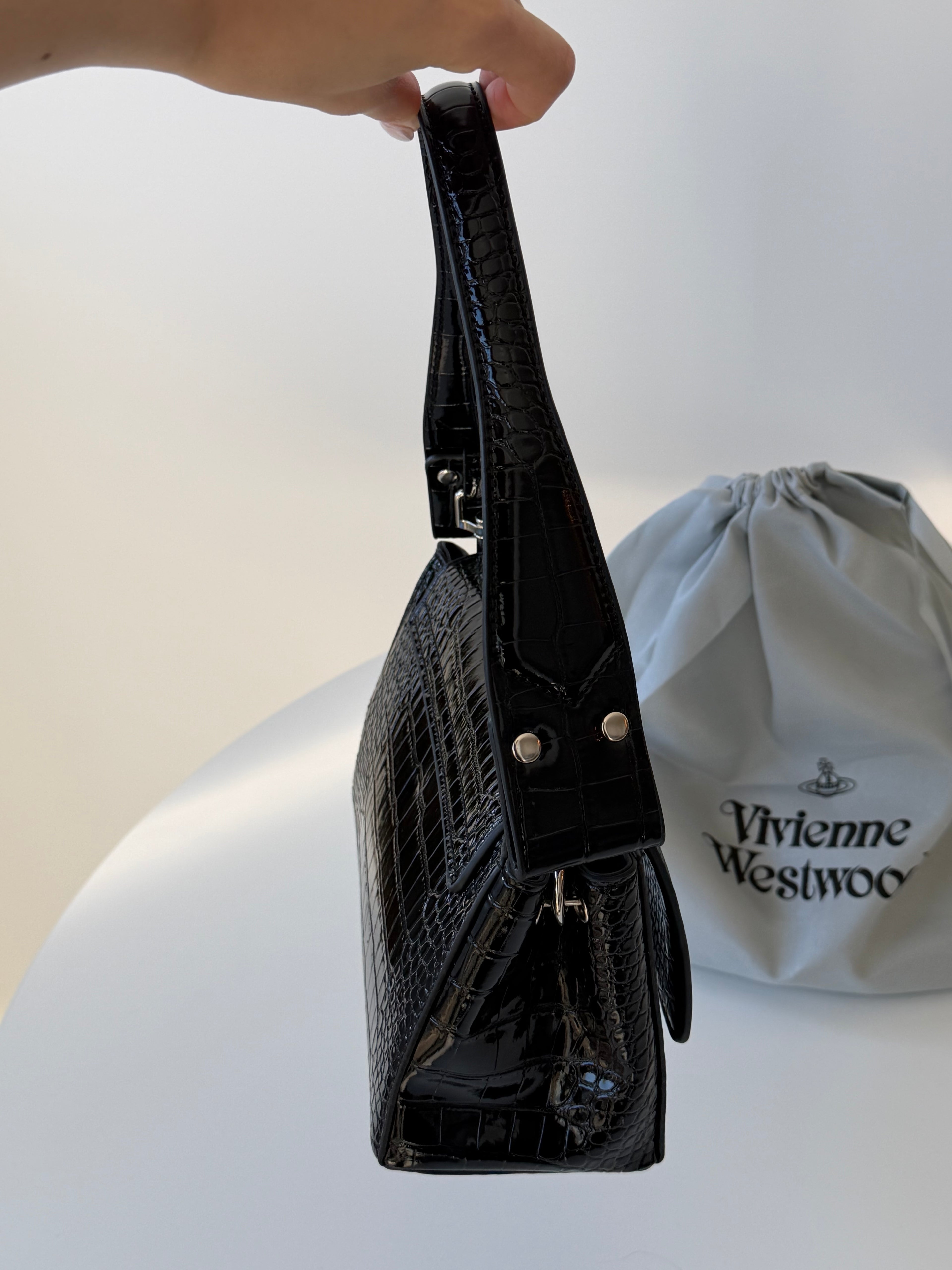 VW Hazel Medium Handbag - Black