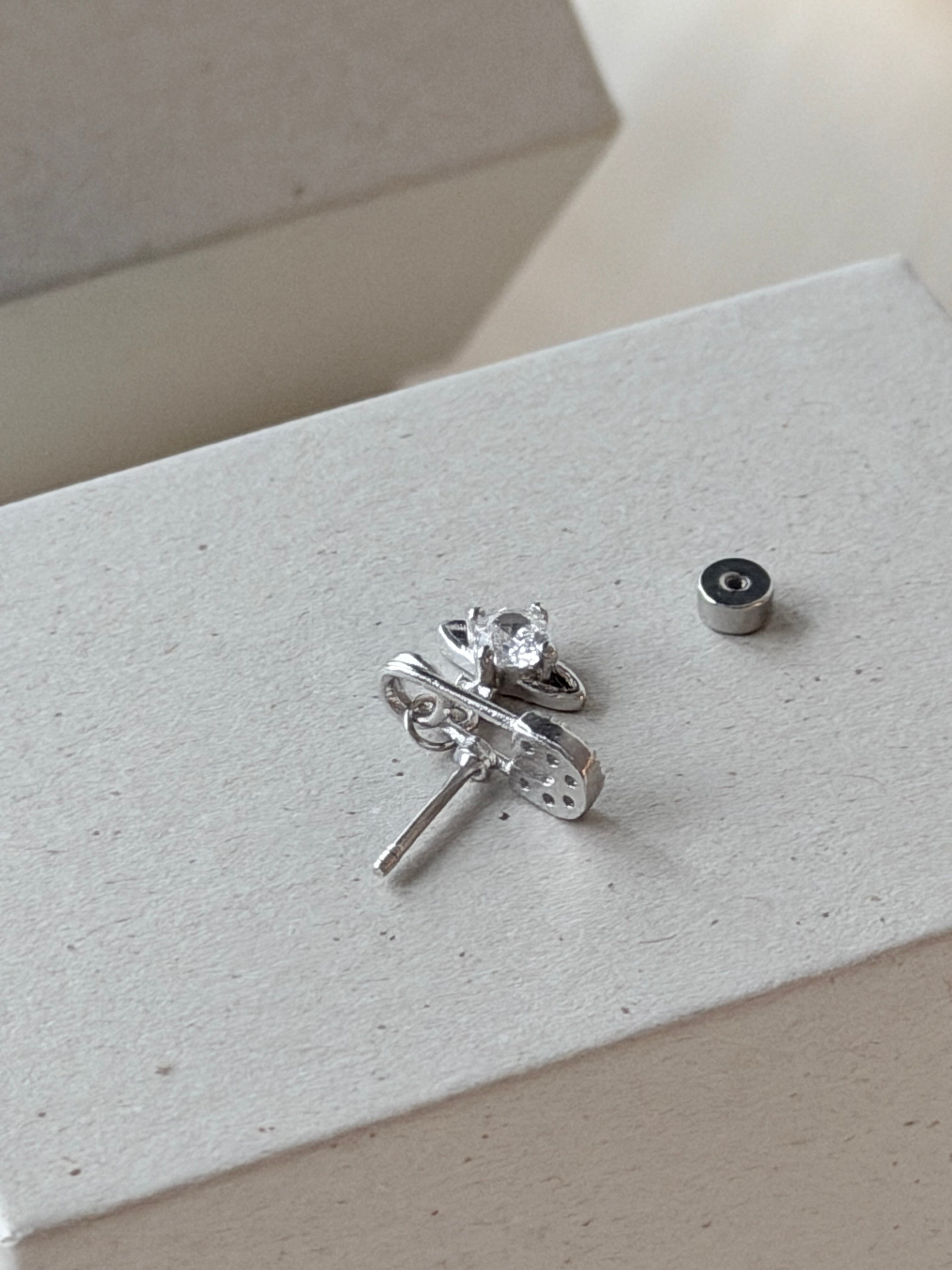 VW Mini Lucrece Earring - Silver