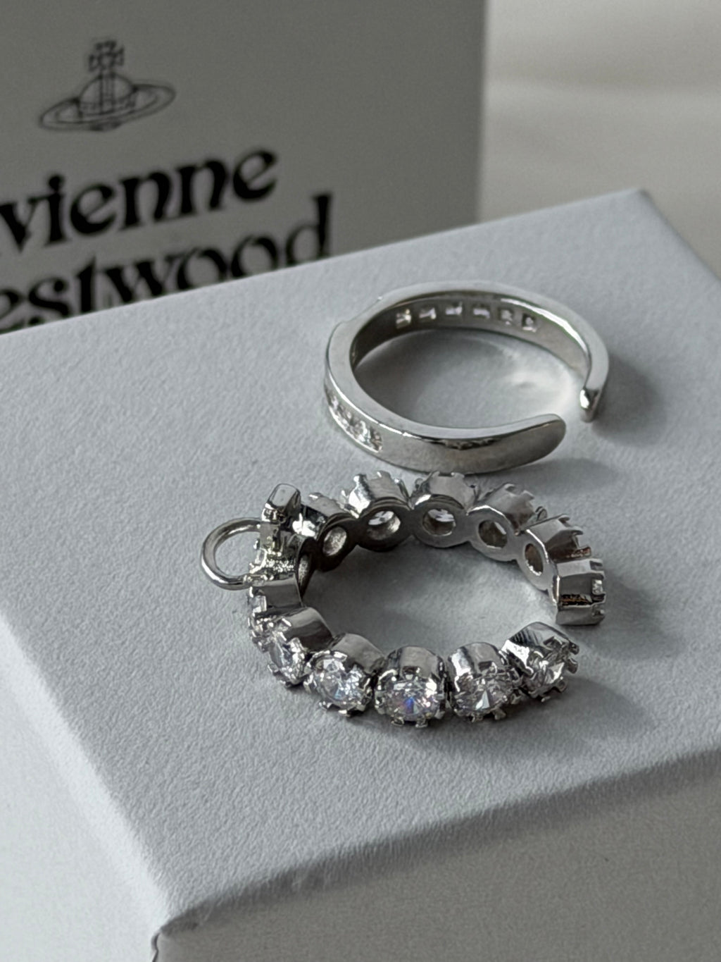 VW Crystal Orb Double Ring - Silver