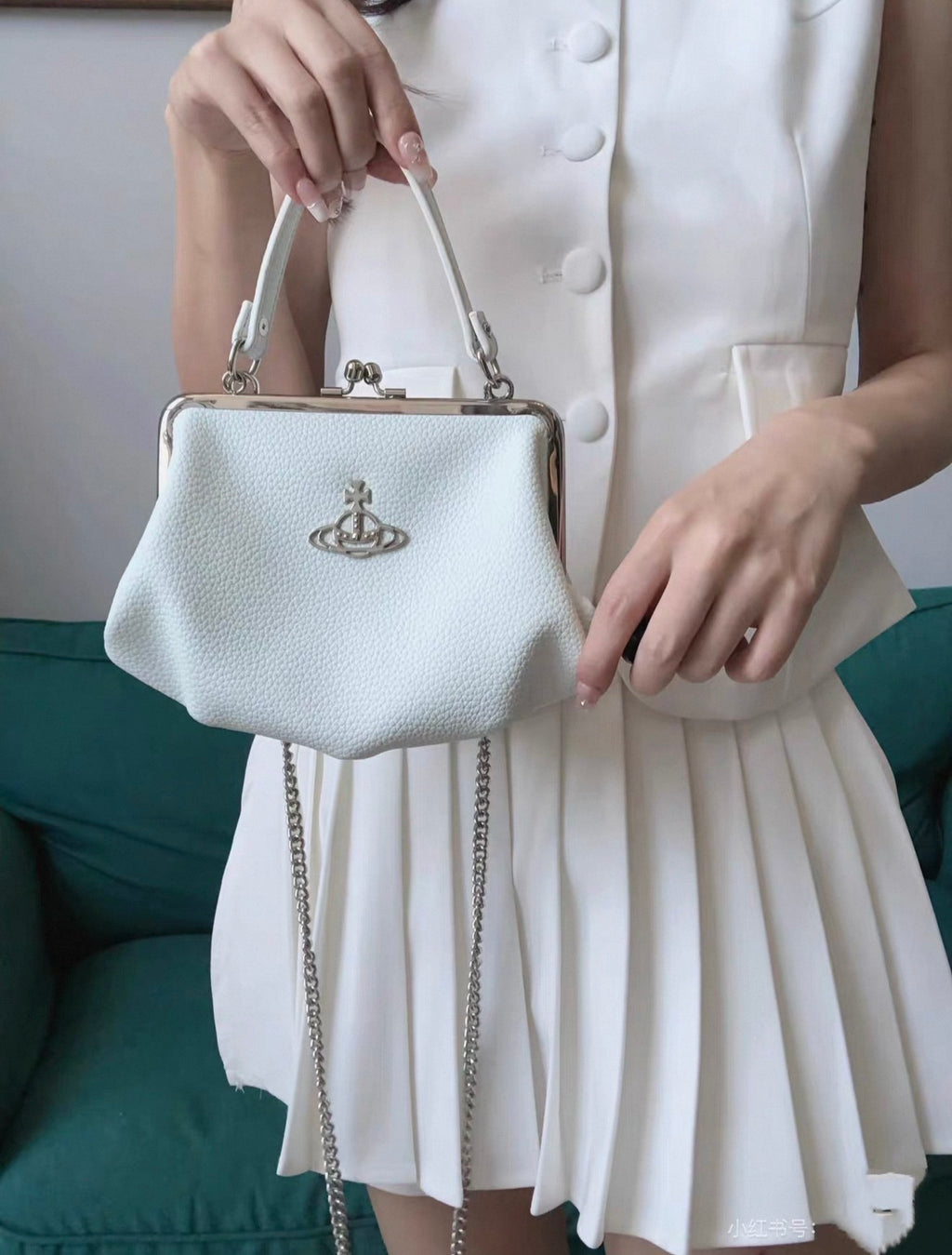 VW Granny Frame Purse - Matte White