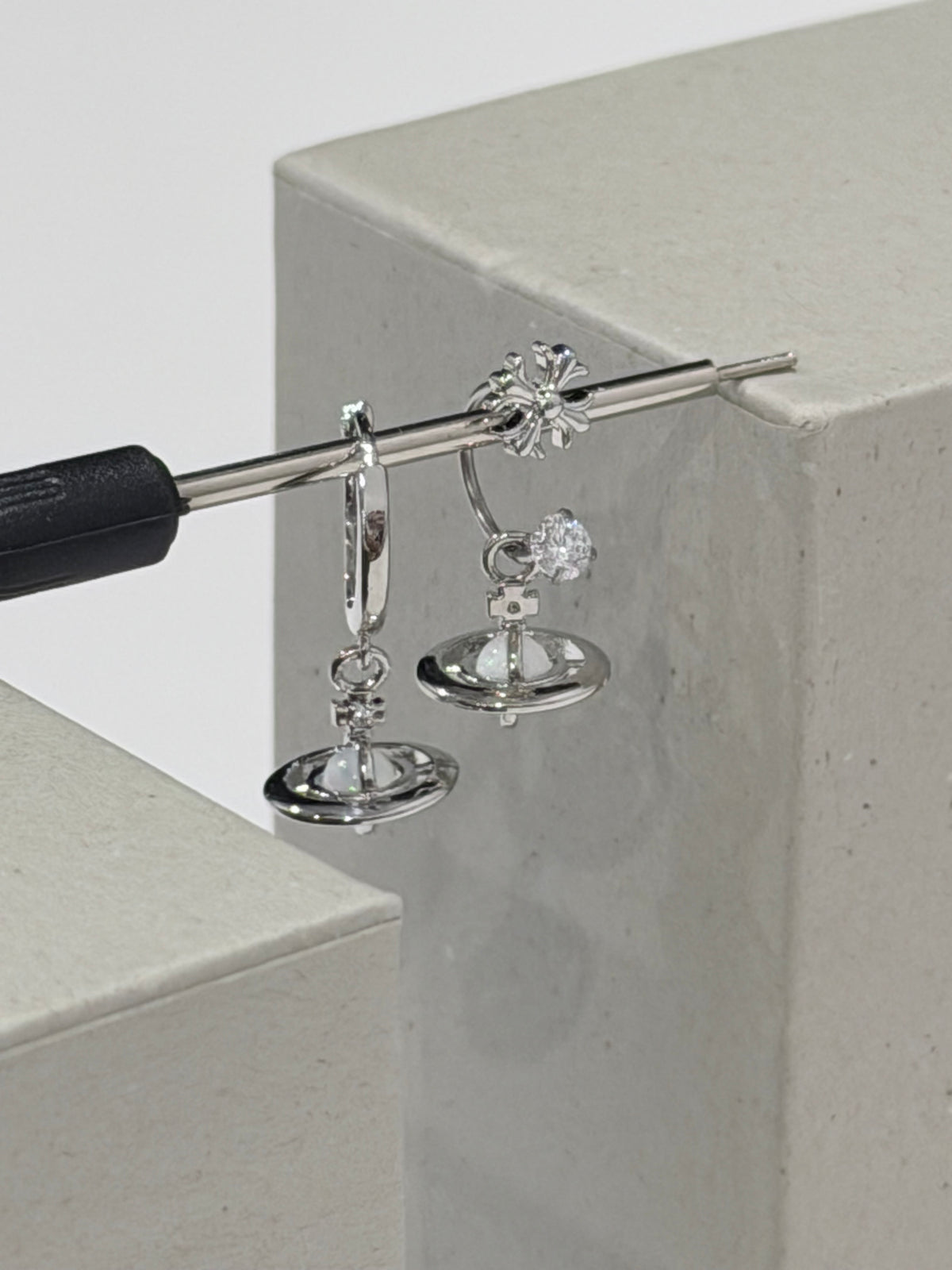 Boucles d'oreilles pendantes VW Orb - Blanc