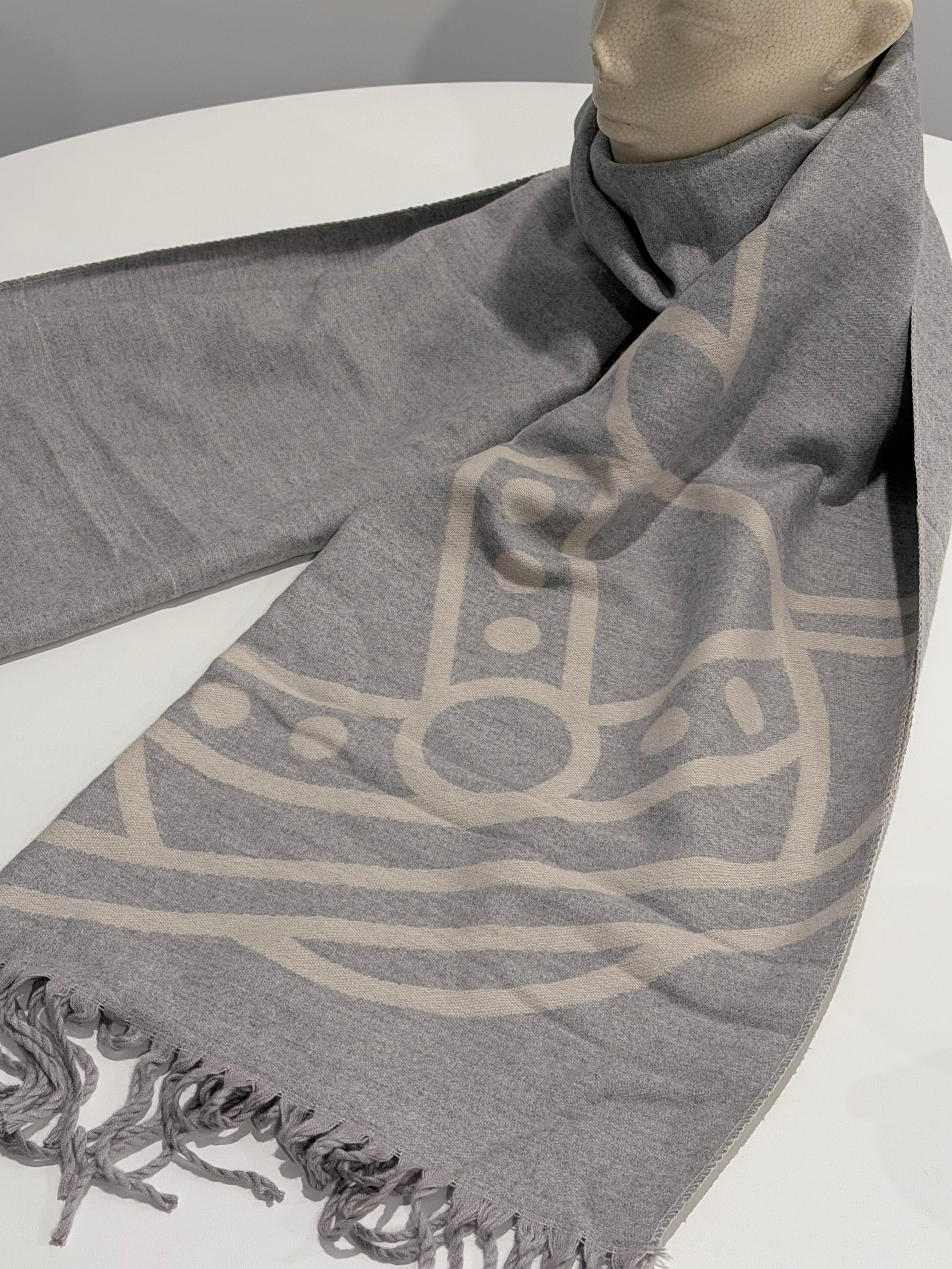VW Double Side Single Orb Scarf - Grey
