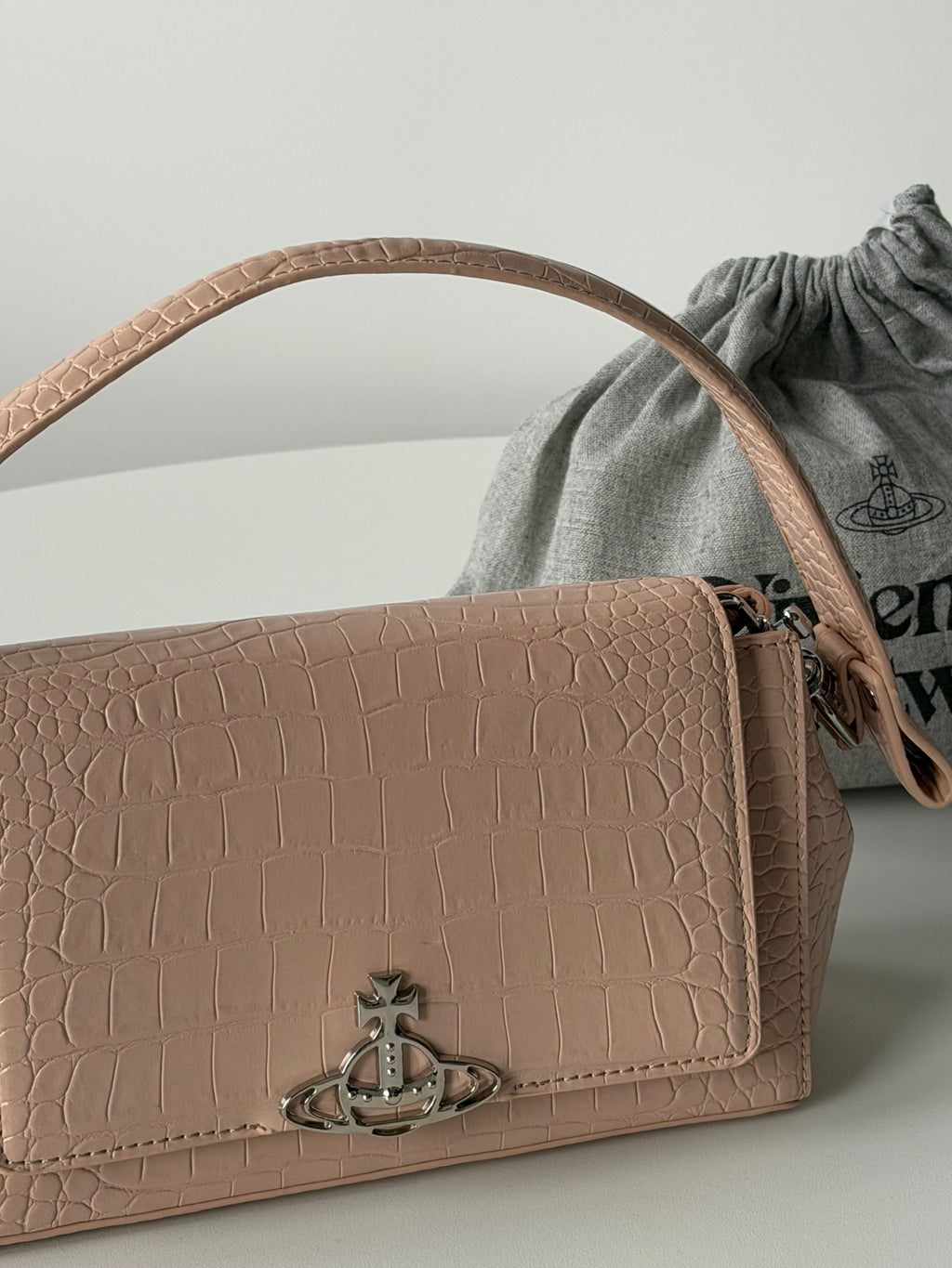 VW Hazel Medium Handbag - Light Pink