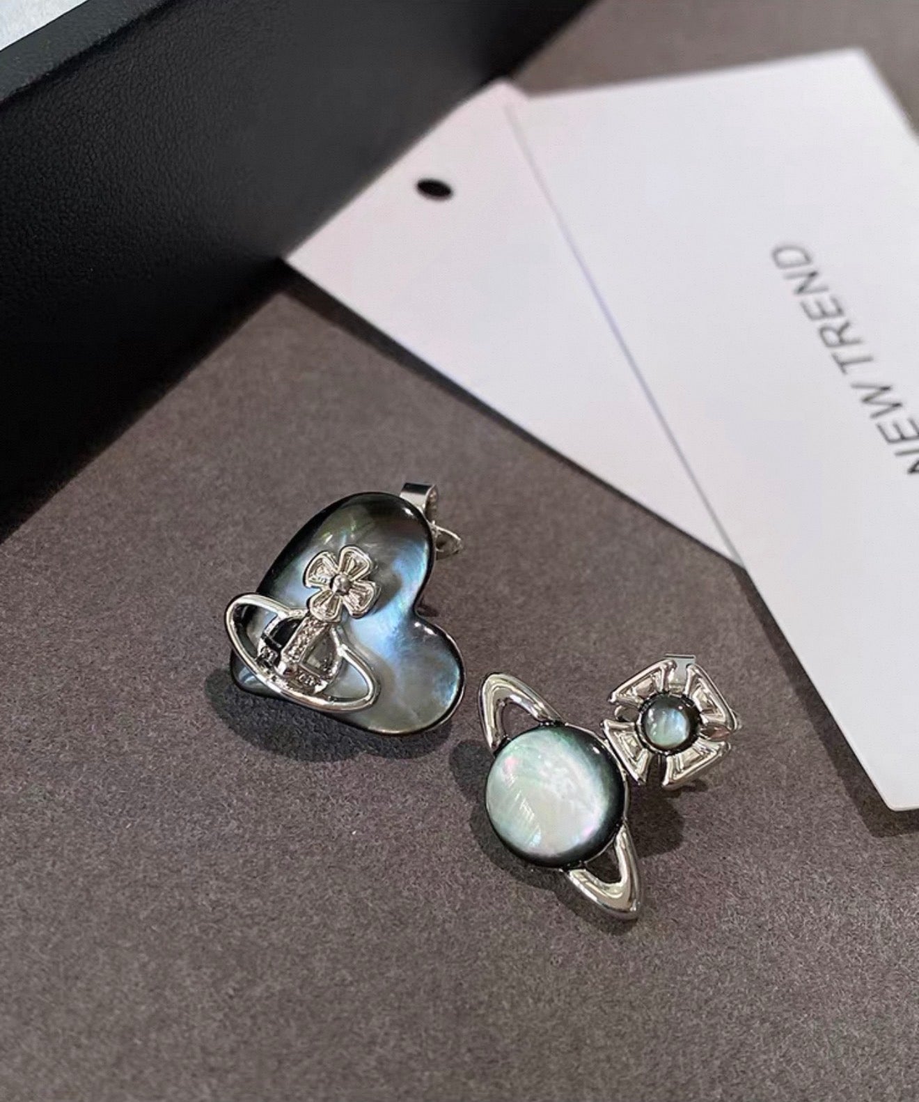 VW Heart & Orb Duo Earrings - Black