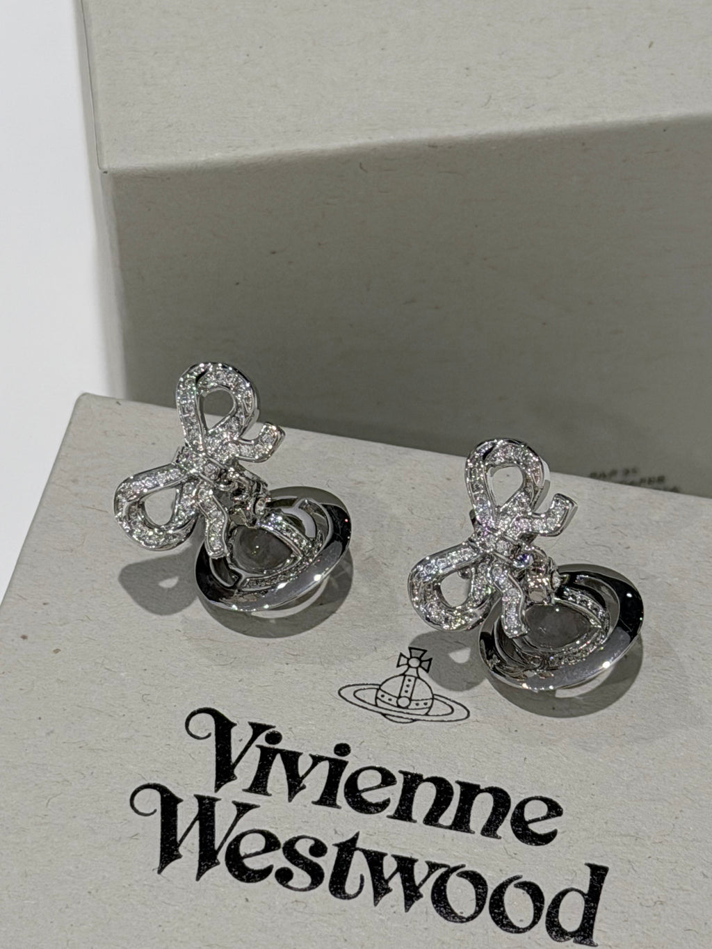 Boucles d'oreilles VW Ribbon Orb Drop - Argent
