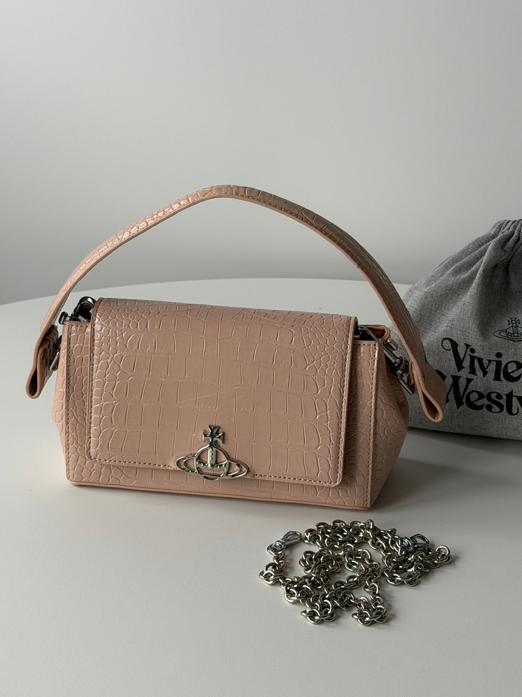 VW Hazel Medium Handbag - Light Pink