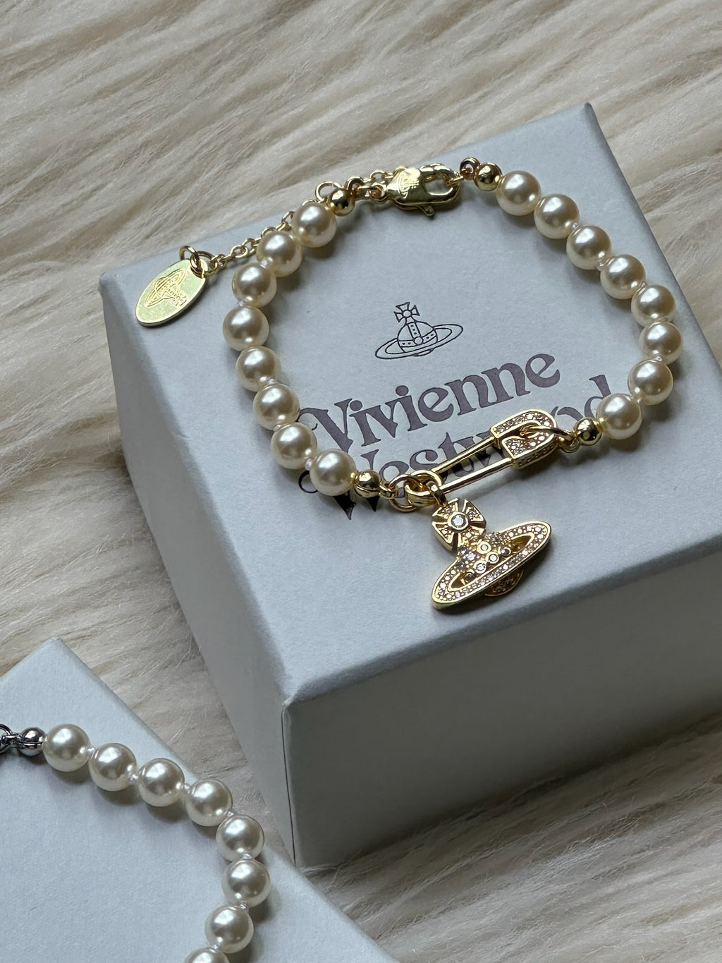 VW Lucrece Pearl Bracelet - Gold