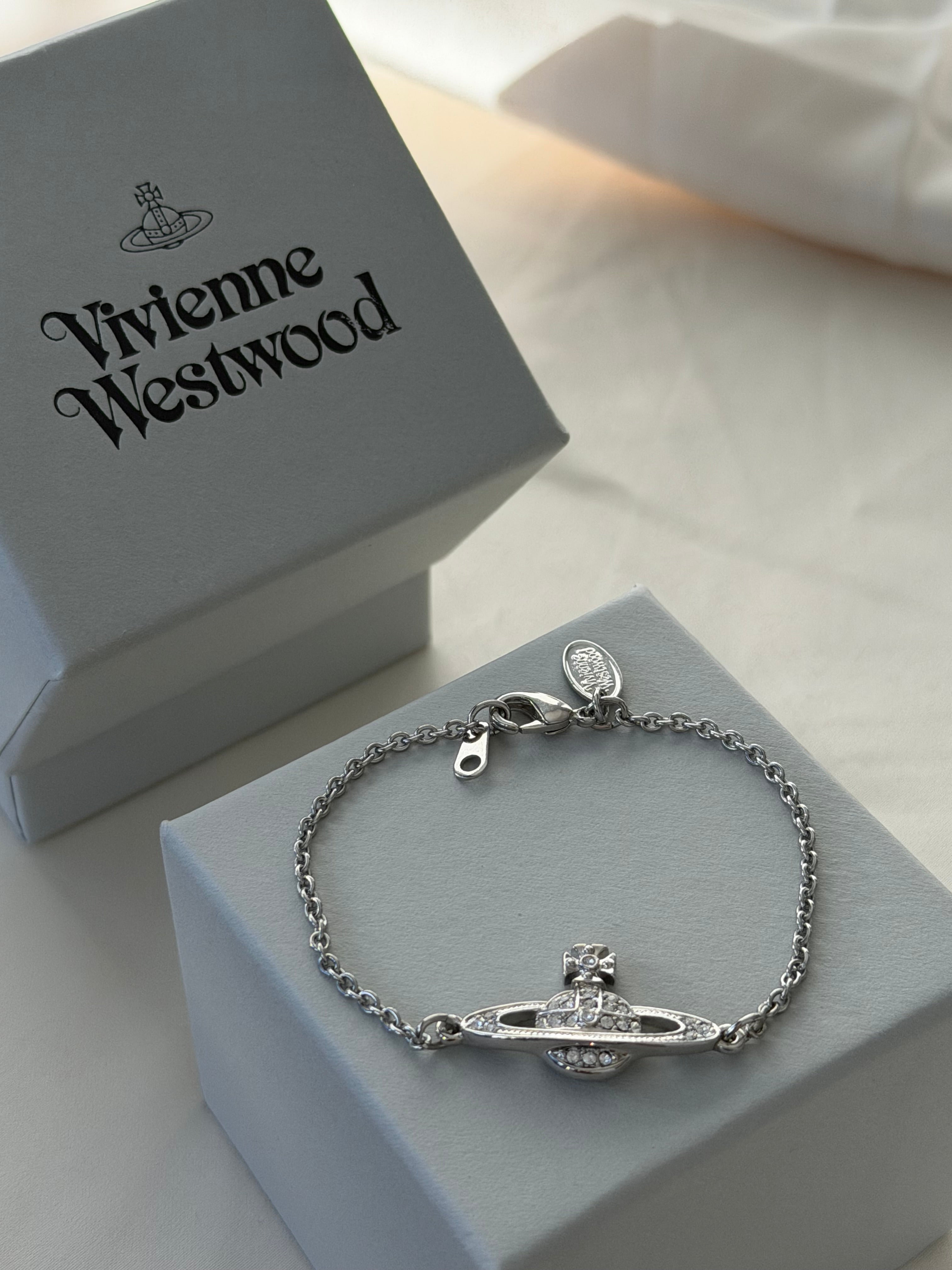 VW Mayfair Bas Relief Bracelet - Silver