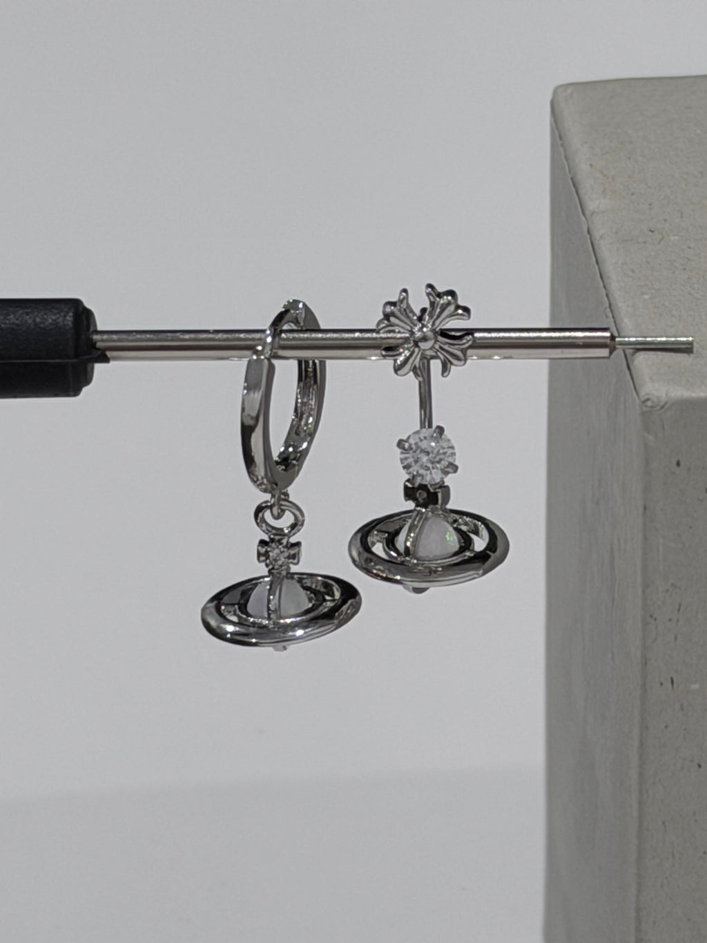 Boucles d'oreilles pendantes VW Orb - Blanc