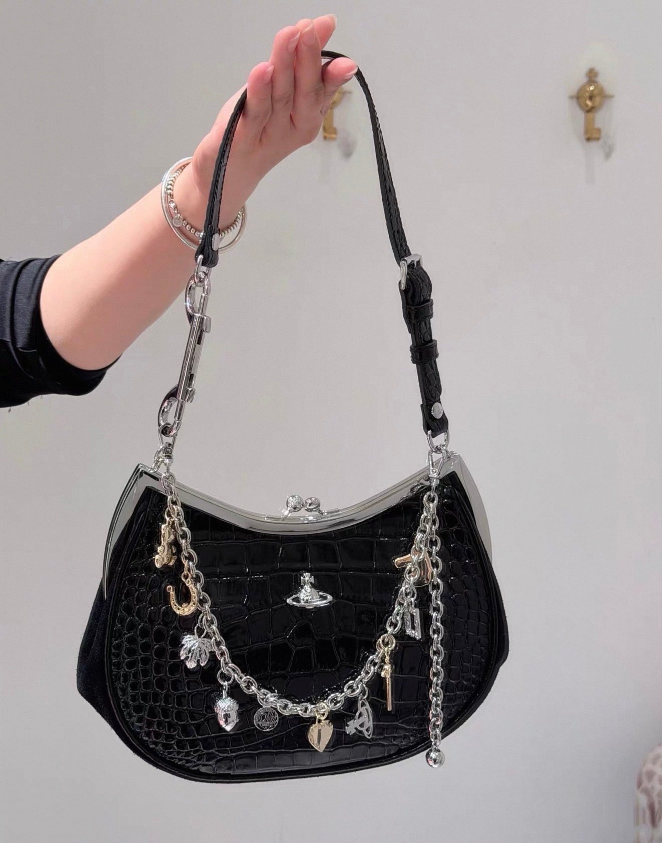 VW Charm Frame Purse - Glossy Black