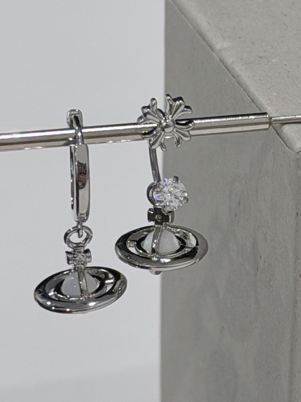 Boucles d'oreilles pendantes VW Orb - Blanc