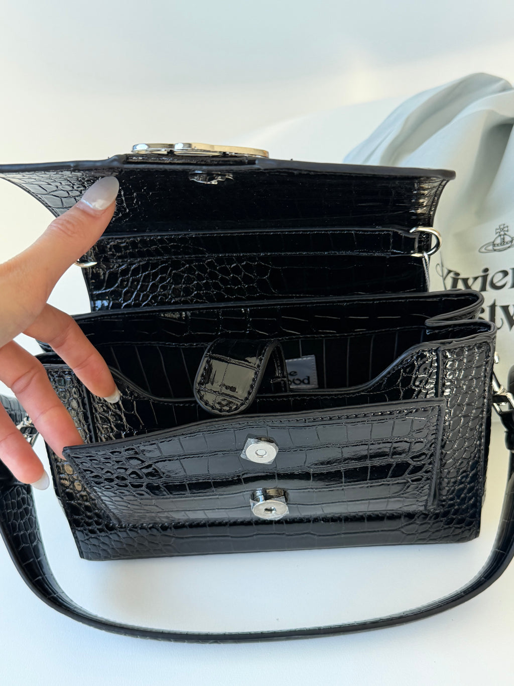 VW Hazel Medium Handbag - Black