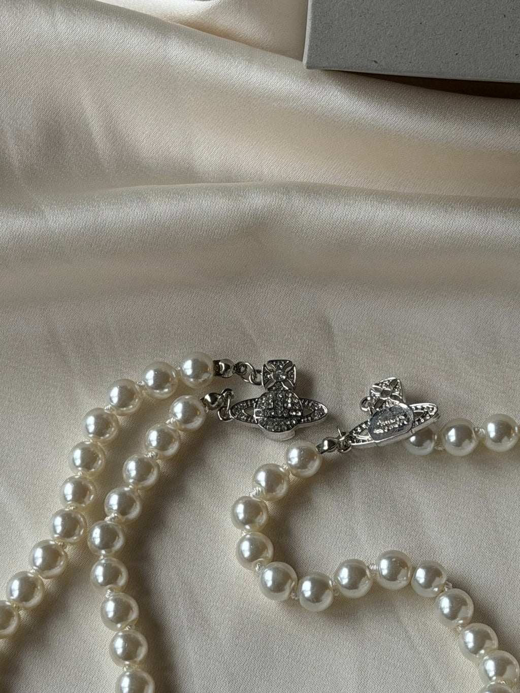 VW Two Row Pearl Bas Relief Choker - Silver