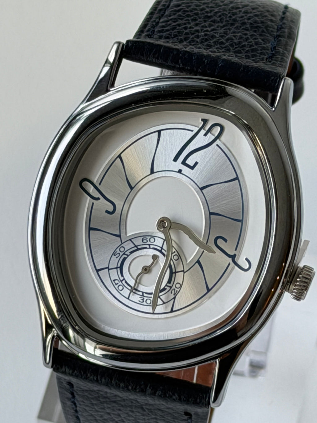 Vintage-Inspired Sculptural Watch