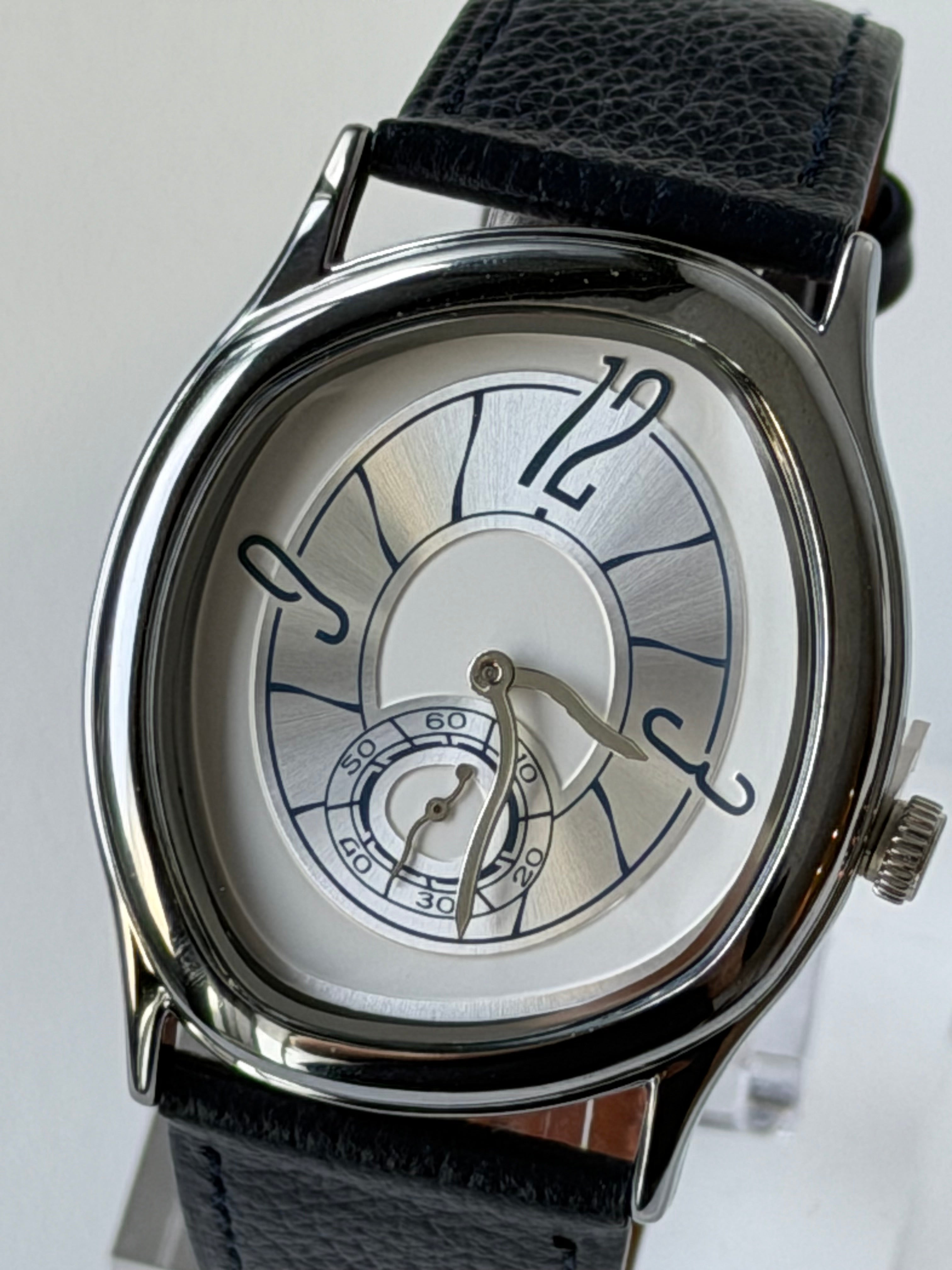 Vintage-Inspired Sculptural Watch