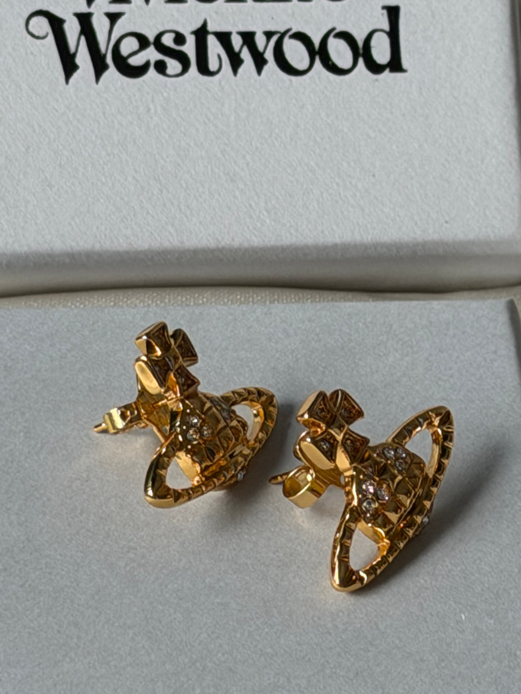 VW Mayfair Bas Relief Earrings - Gold