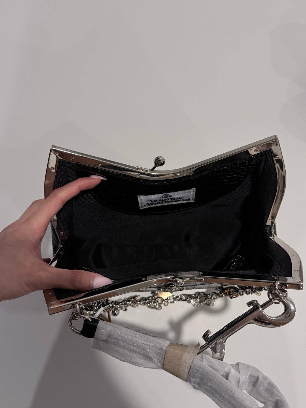 VW Charm Frame Purse - Glossy Black
