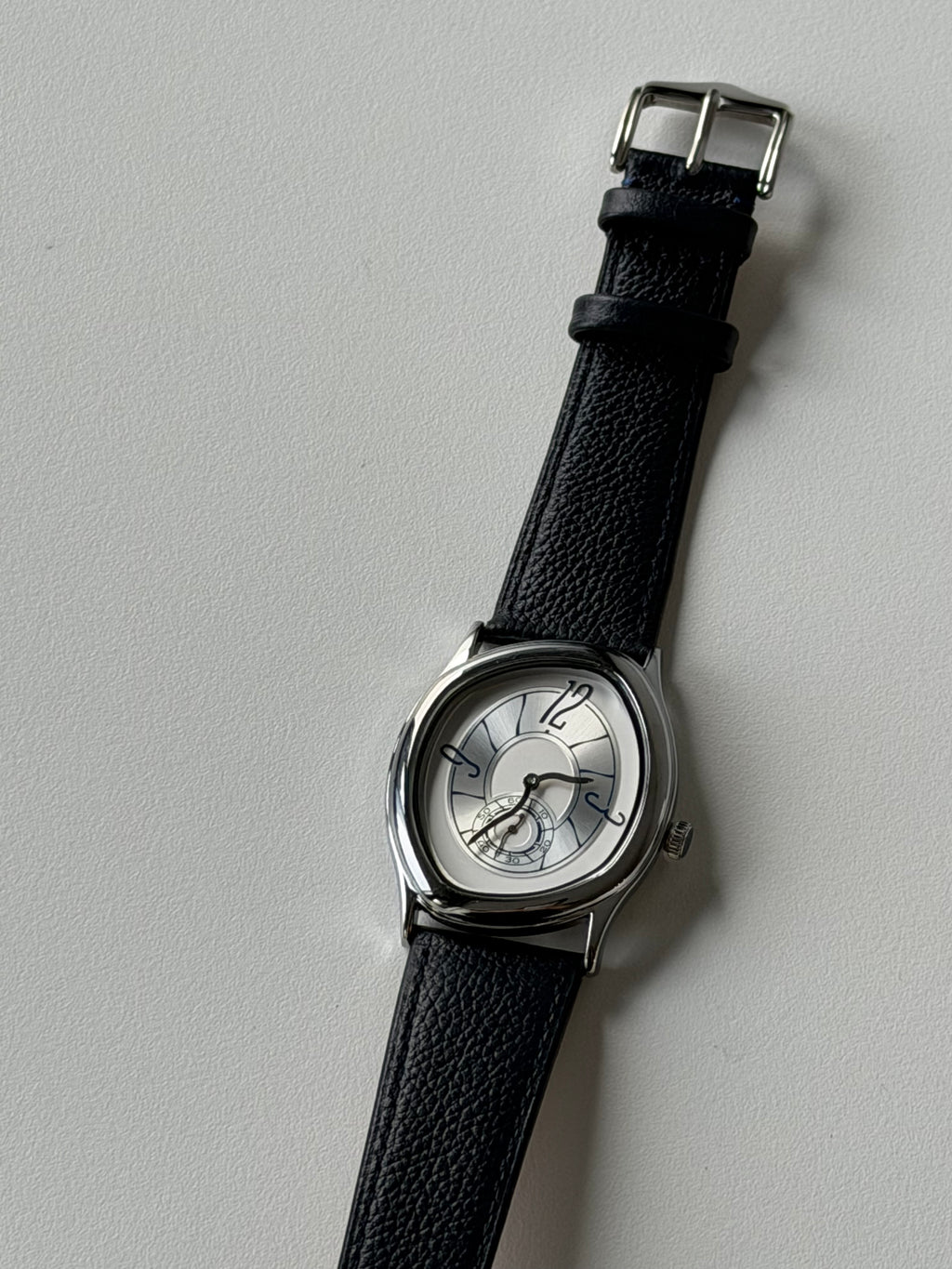 Vintage-Inspired Sculptural Watch