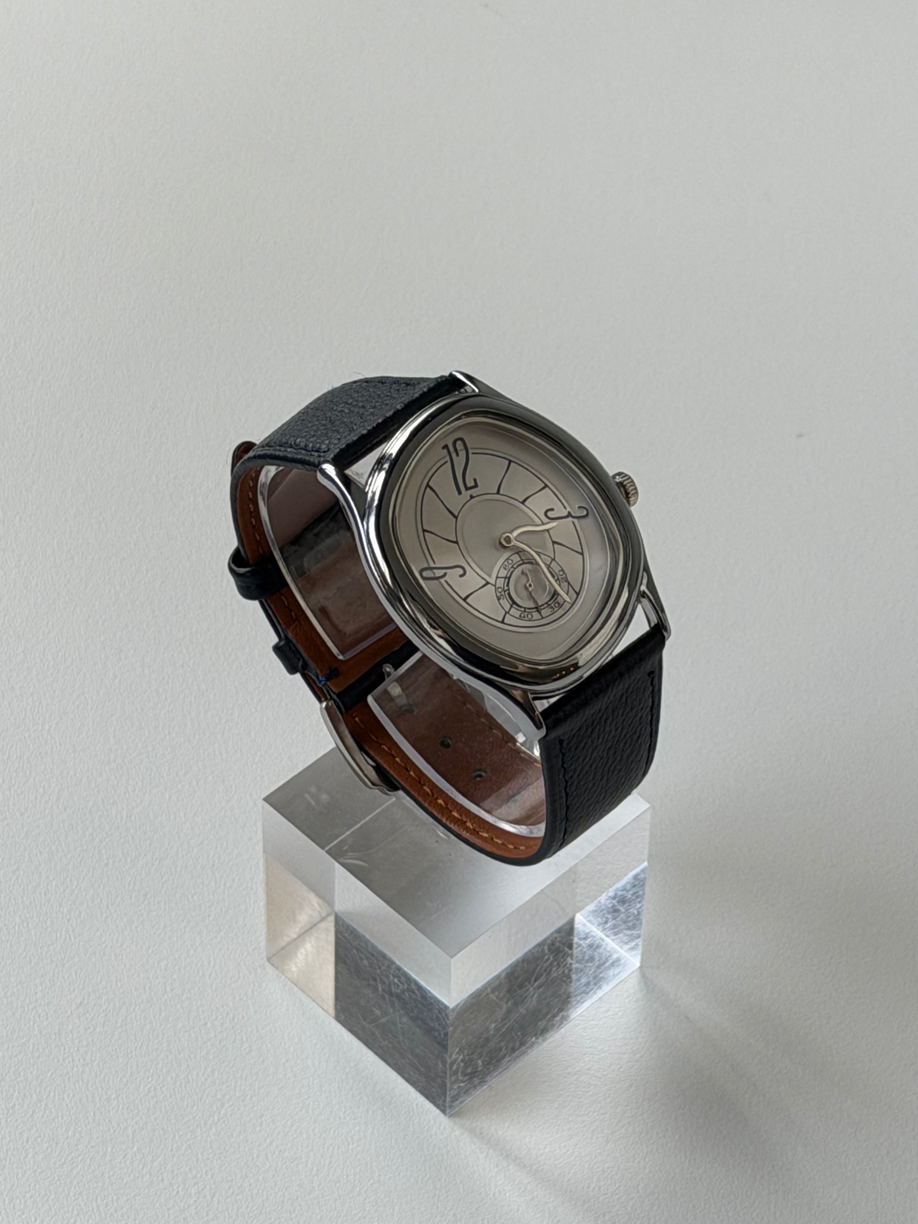Vintage-Inspired Sculptural Watch