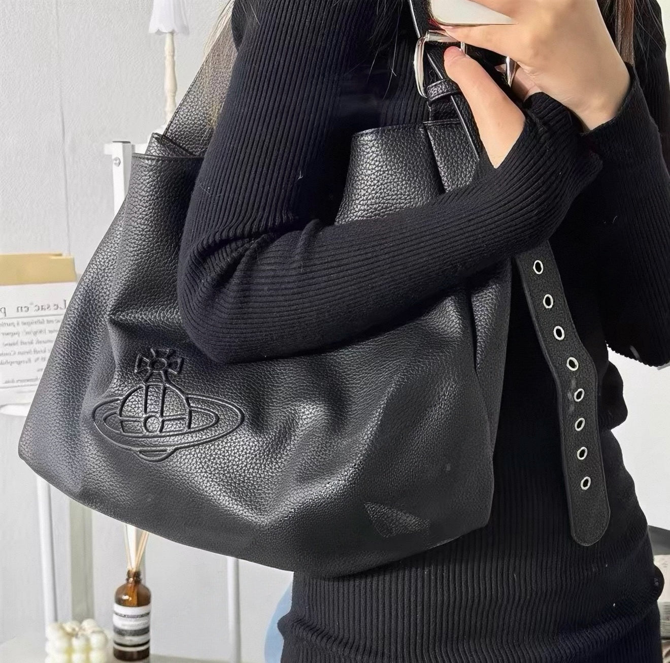 VW Maxime Large Shoulder Bag - Leather Black